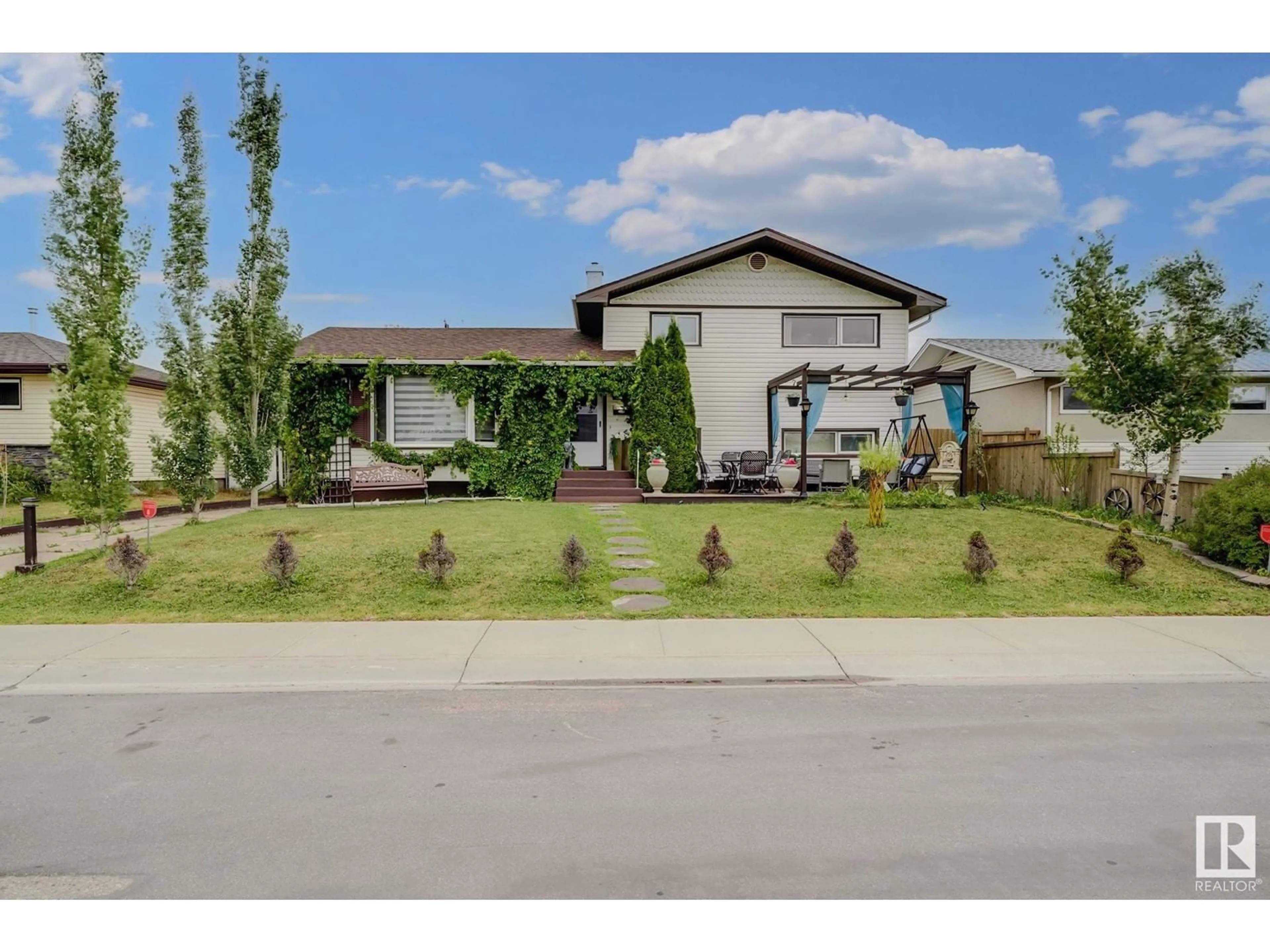 Unknown for NW - 9305 163 ST, Edmonton Alberta T5R2P4