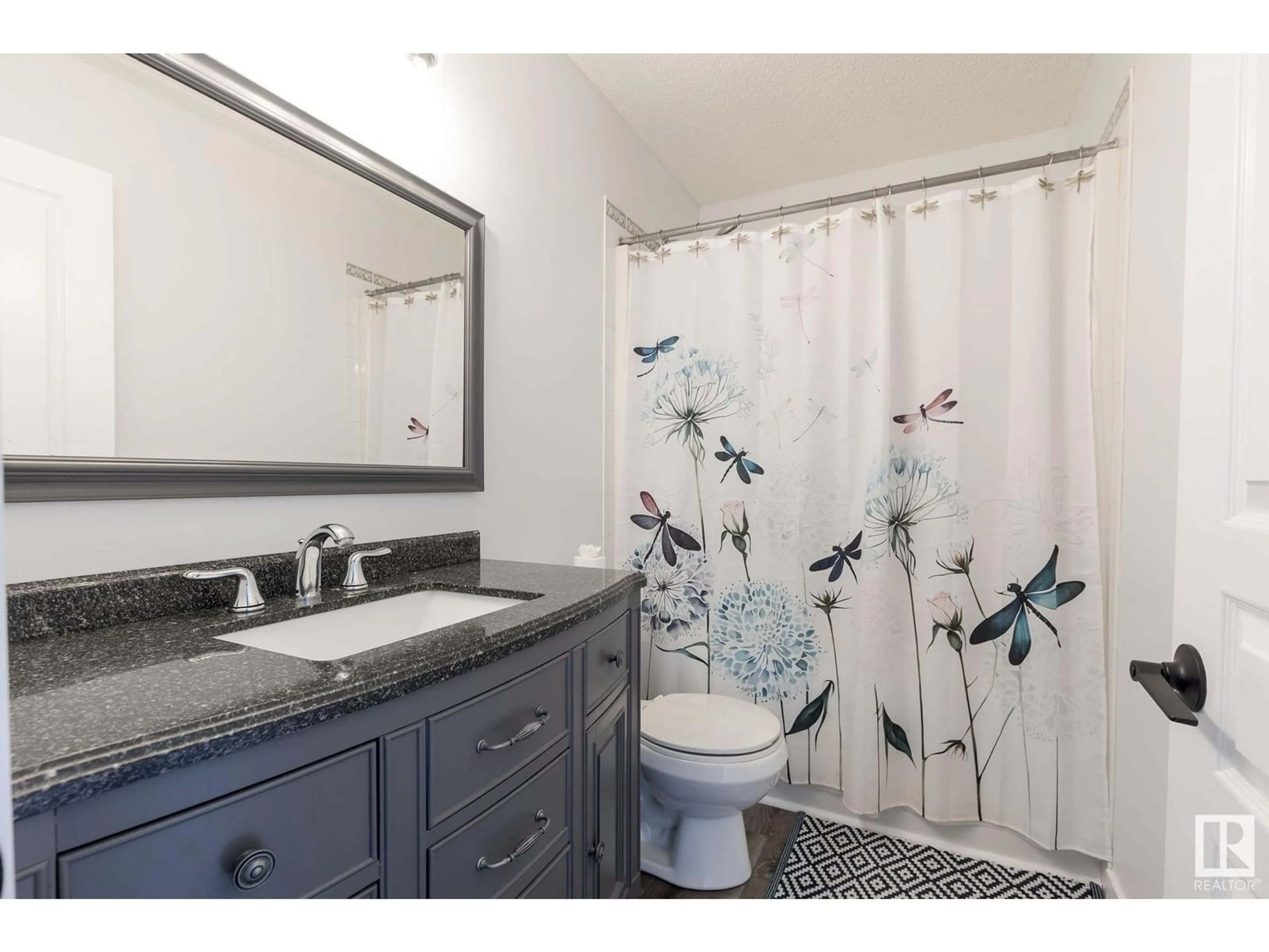 Standard bathroom, ceramic/tile floor for 94 RUE MONETTE, Beaumont Alberta T4X1T1