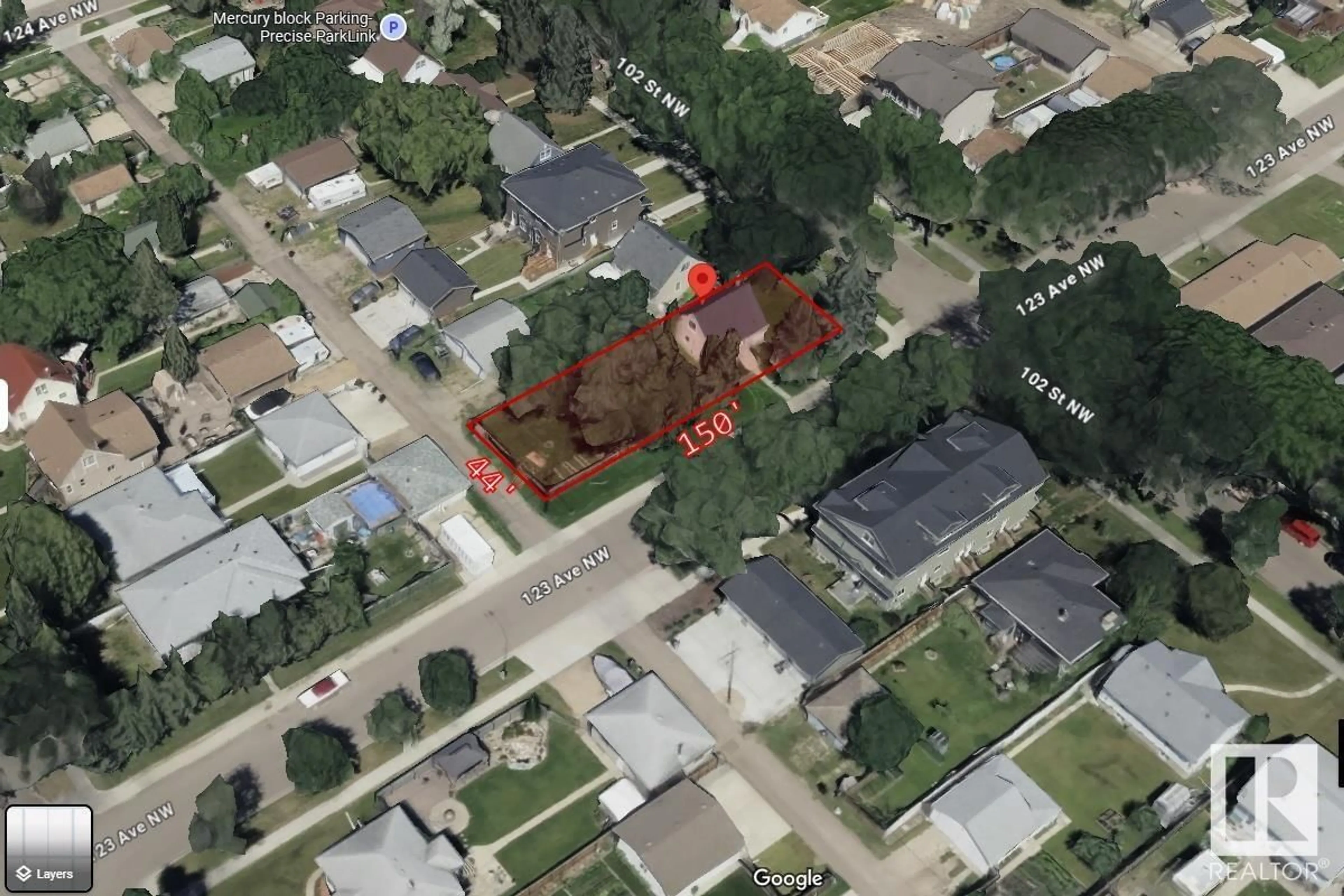 A pic from outside/outdoor area/front of a property/back of a property/a pic from drone, street for 10204 123 AV, Edmonton Alberta T5G0V6