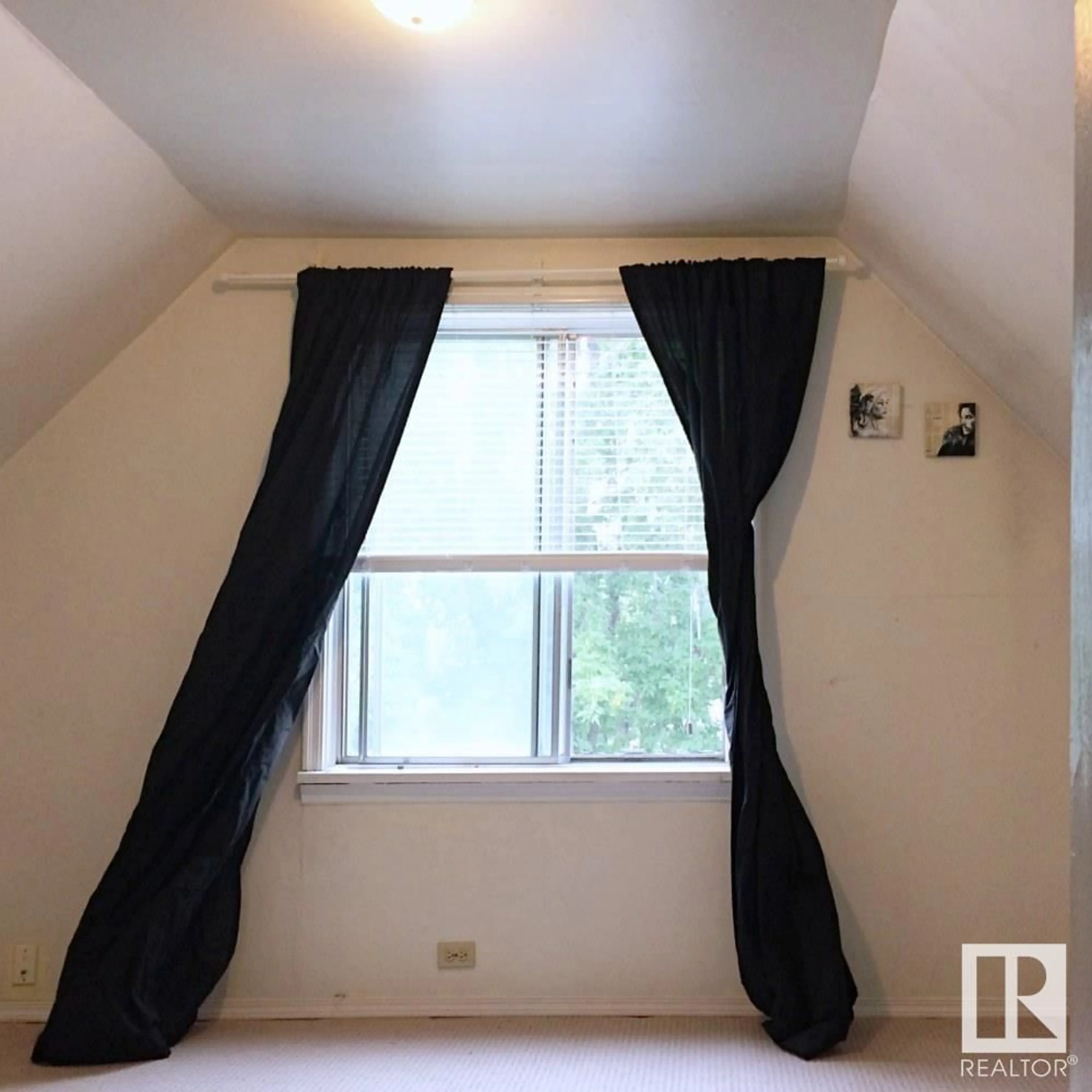 A pic of a room for 10204 123 AV, Edmonton Alberta T5G0V6