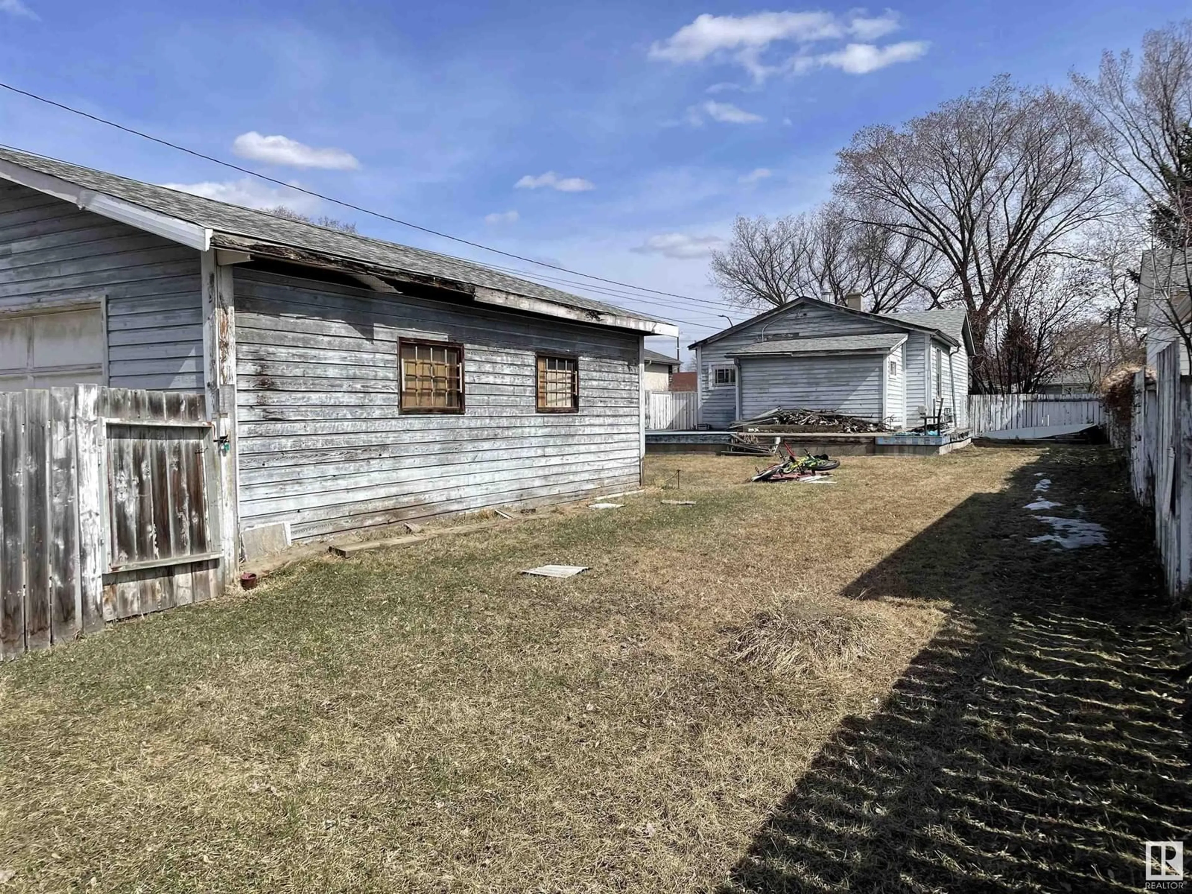 A pic from outside/outdoor area/front of a property/back of a property/a pic from drone, street for NW - 12816 103 ST, Edmonton Alberta T5E4M1