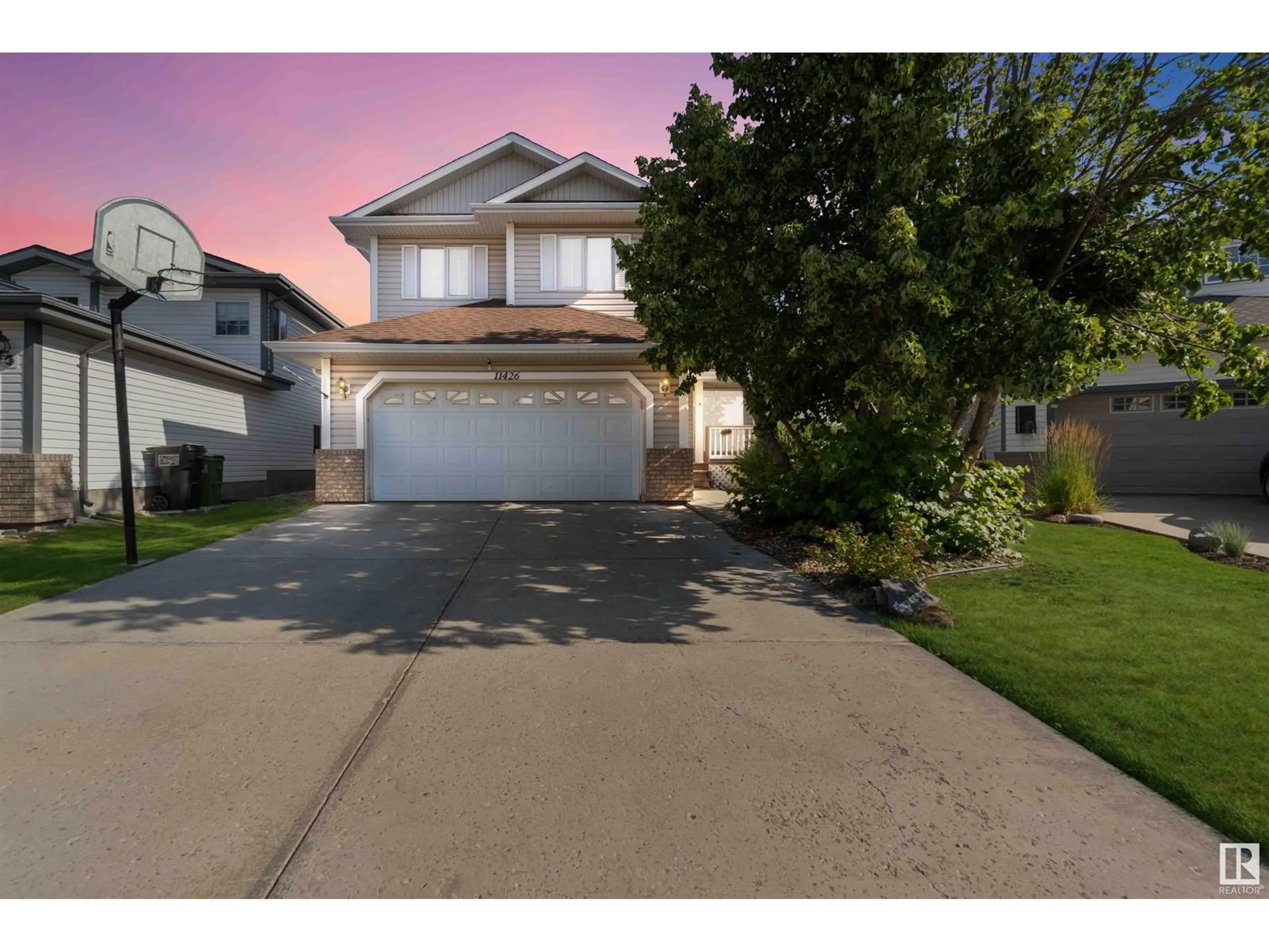 A pic from outside/outdoor area/front of a property/back of a property/a pic from drone, street for 11426 9A AV, Edmonton Alberta T6J7B2