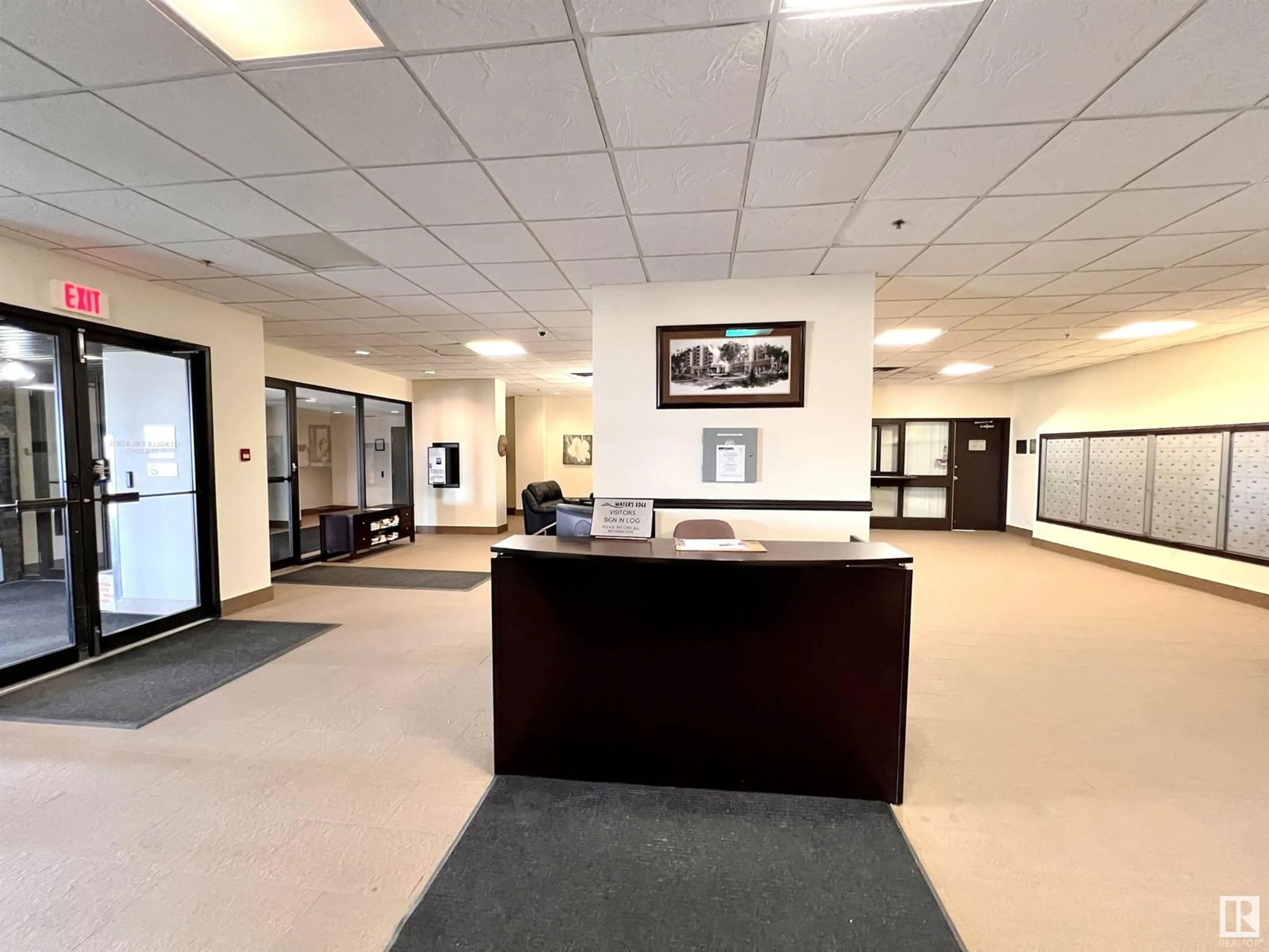 Indoor foyer for 10149 - 908 SASKATCHEWAN DR, Edmonton Alberta T6E6B6