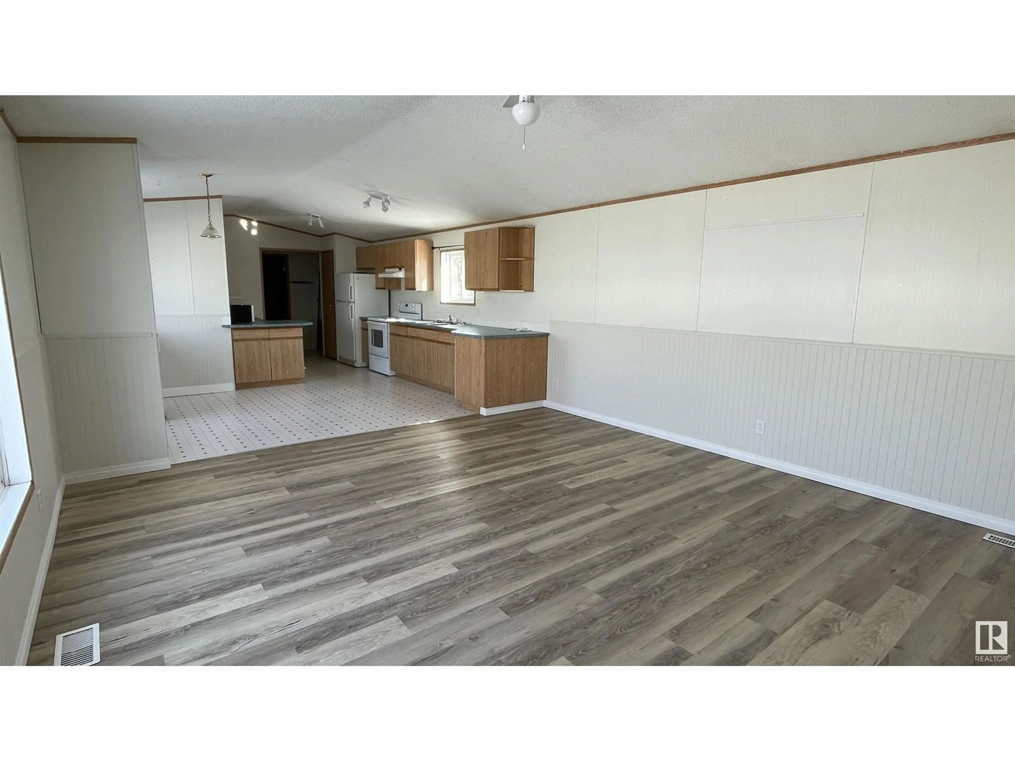 Unknown for 16 - 5508 55 ST, Bonnyville Town Alberta T9N2C6