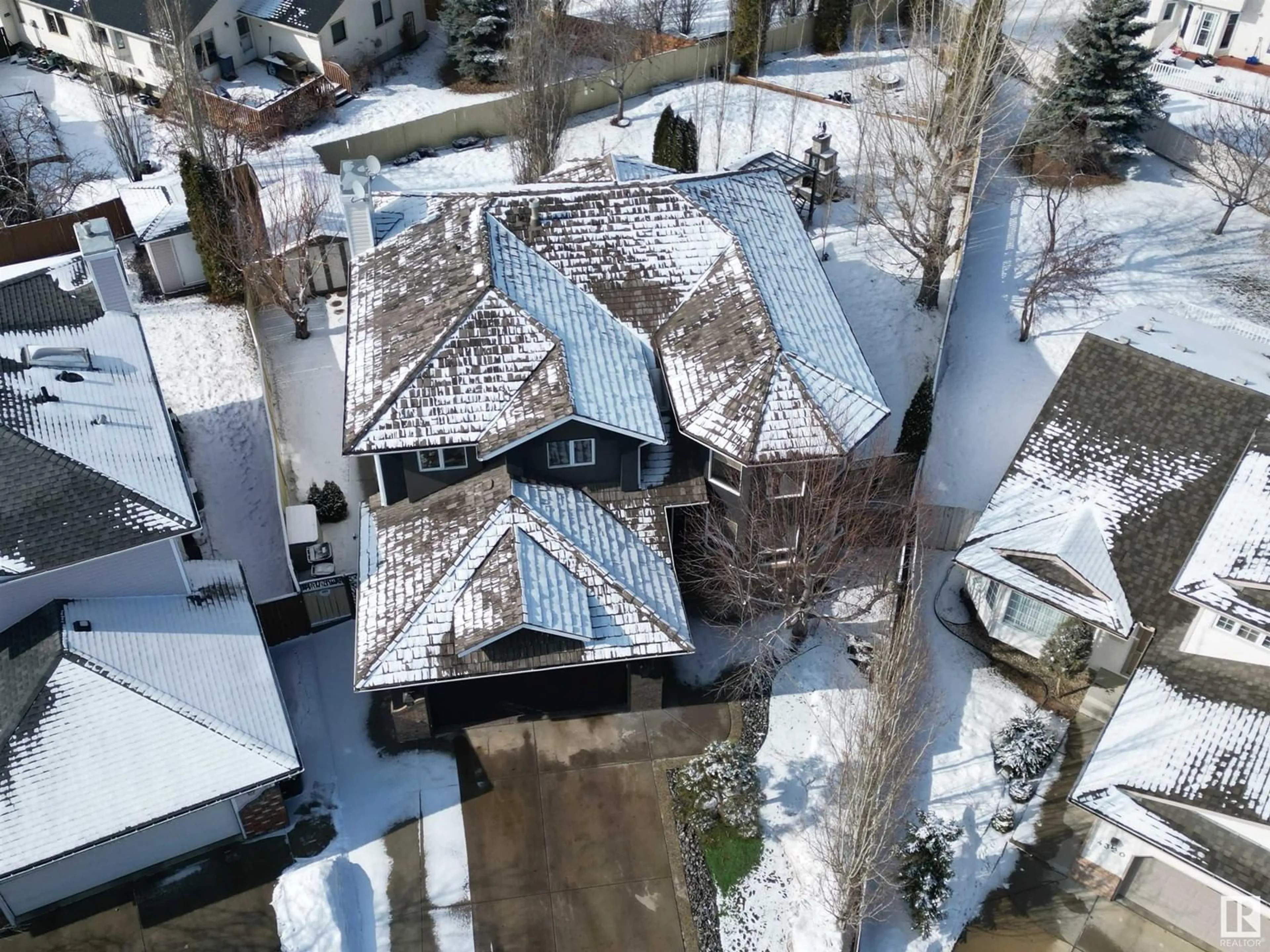 A pic from outside/outdoor area/front of a property/back of a property/a pic from drone, city buildings view from balcony for NW - 4318 46 ST, Edmonton Alberta T6L6L9
