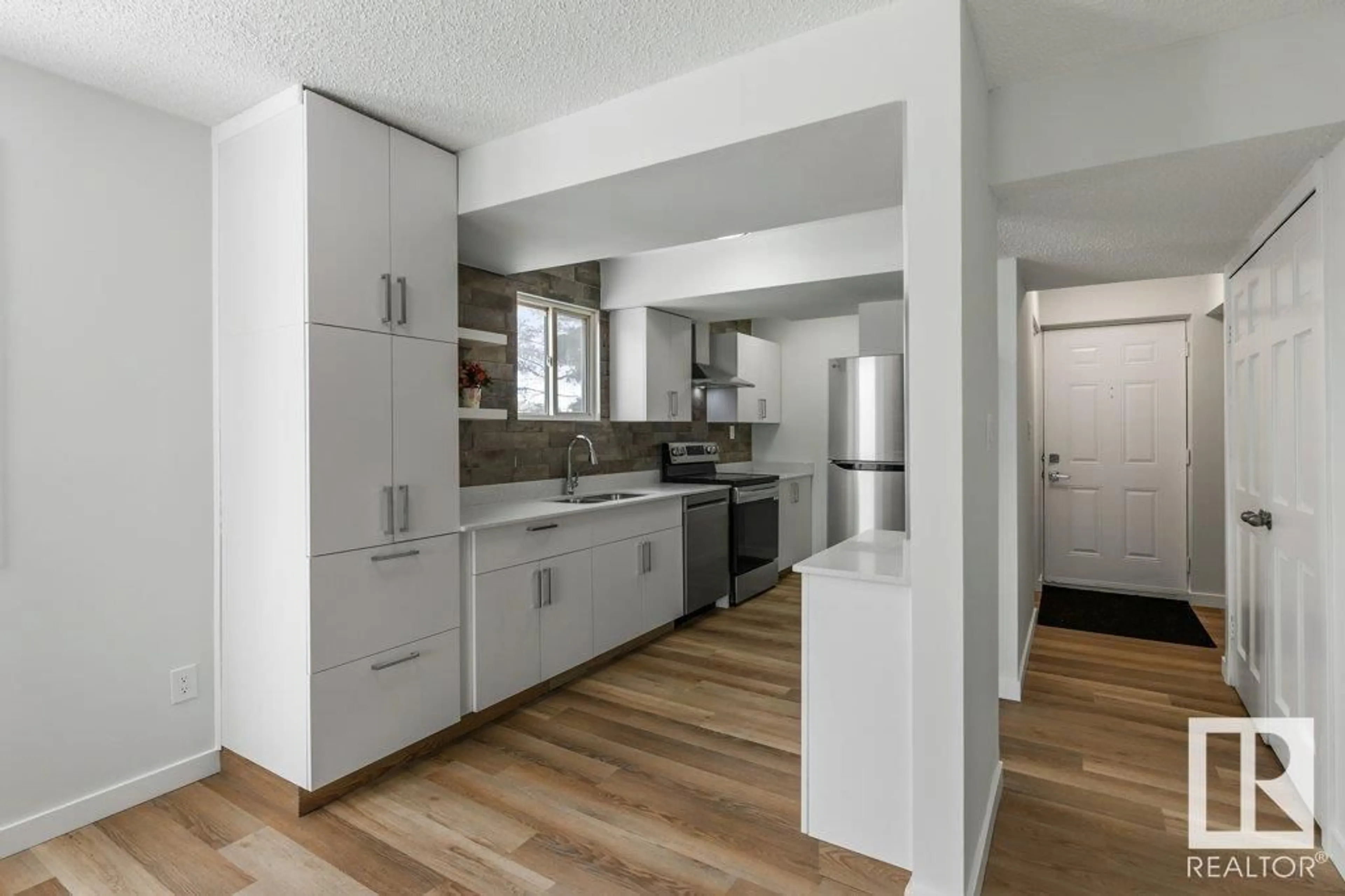 Open concept kitchen, unknown for 301 LANCASTER TC, Edmonton Alberta T5X5T7