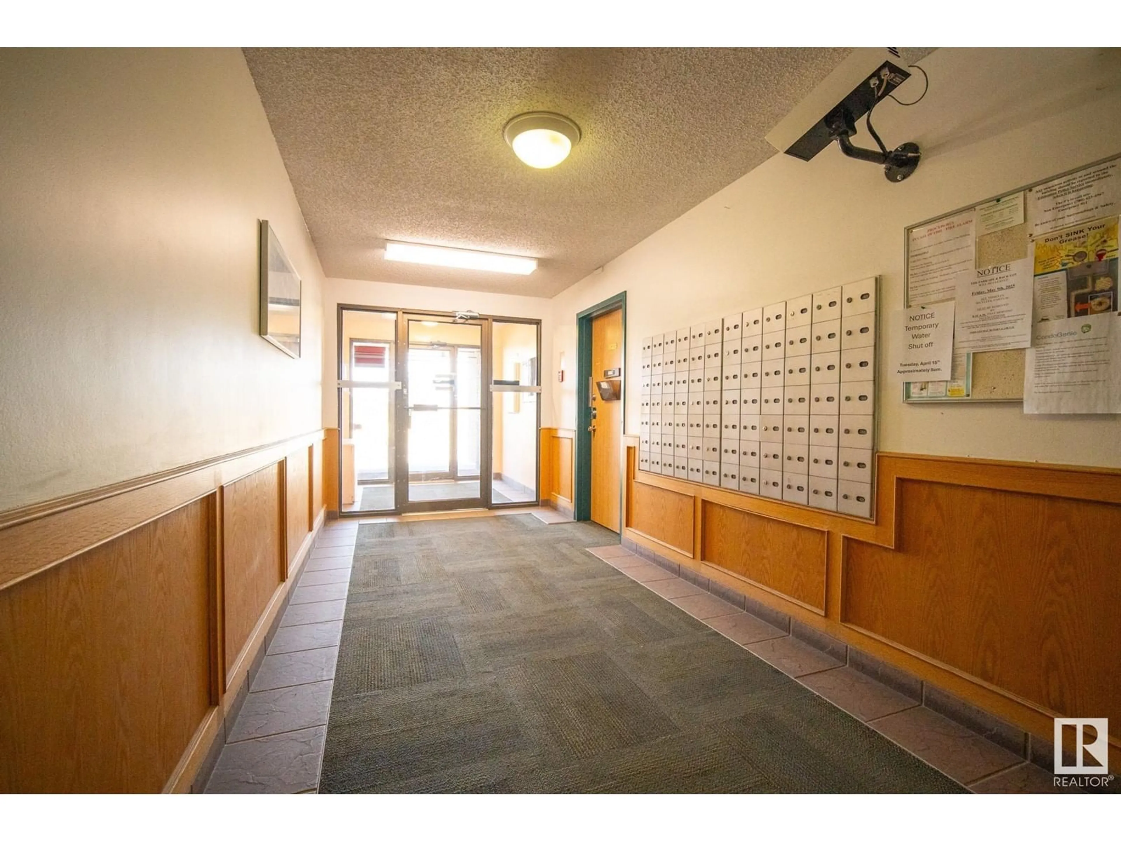 Indoor foyer for 216 - 10511 19 AV, Edmonton Alberta T6J5S8
