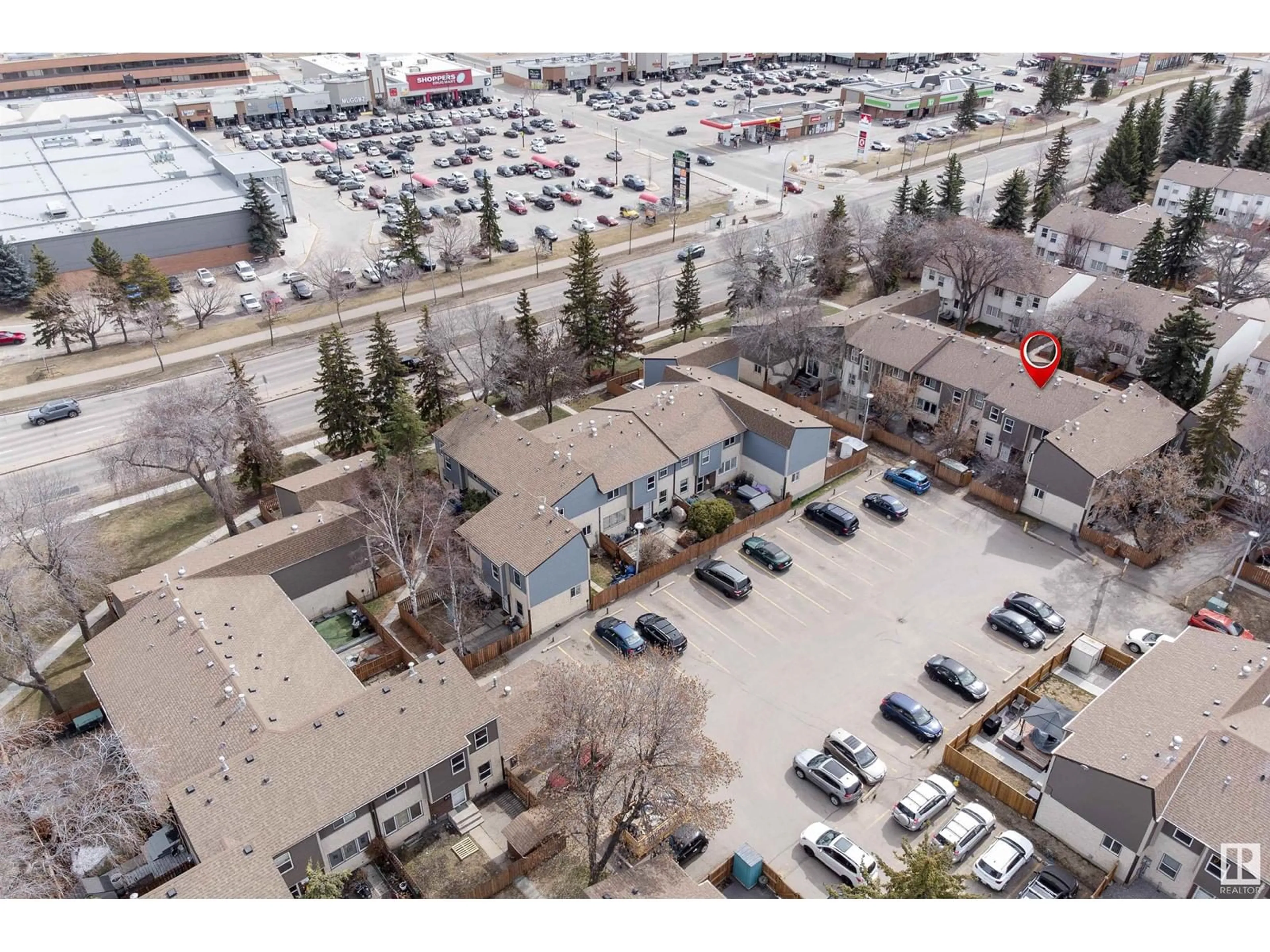 A pic from outside/outdoor area/front of a property/back of a property/a pic from drone, street for 45 WILLOWDALE PL, Edmonton Alberta T5T1Z4