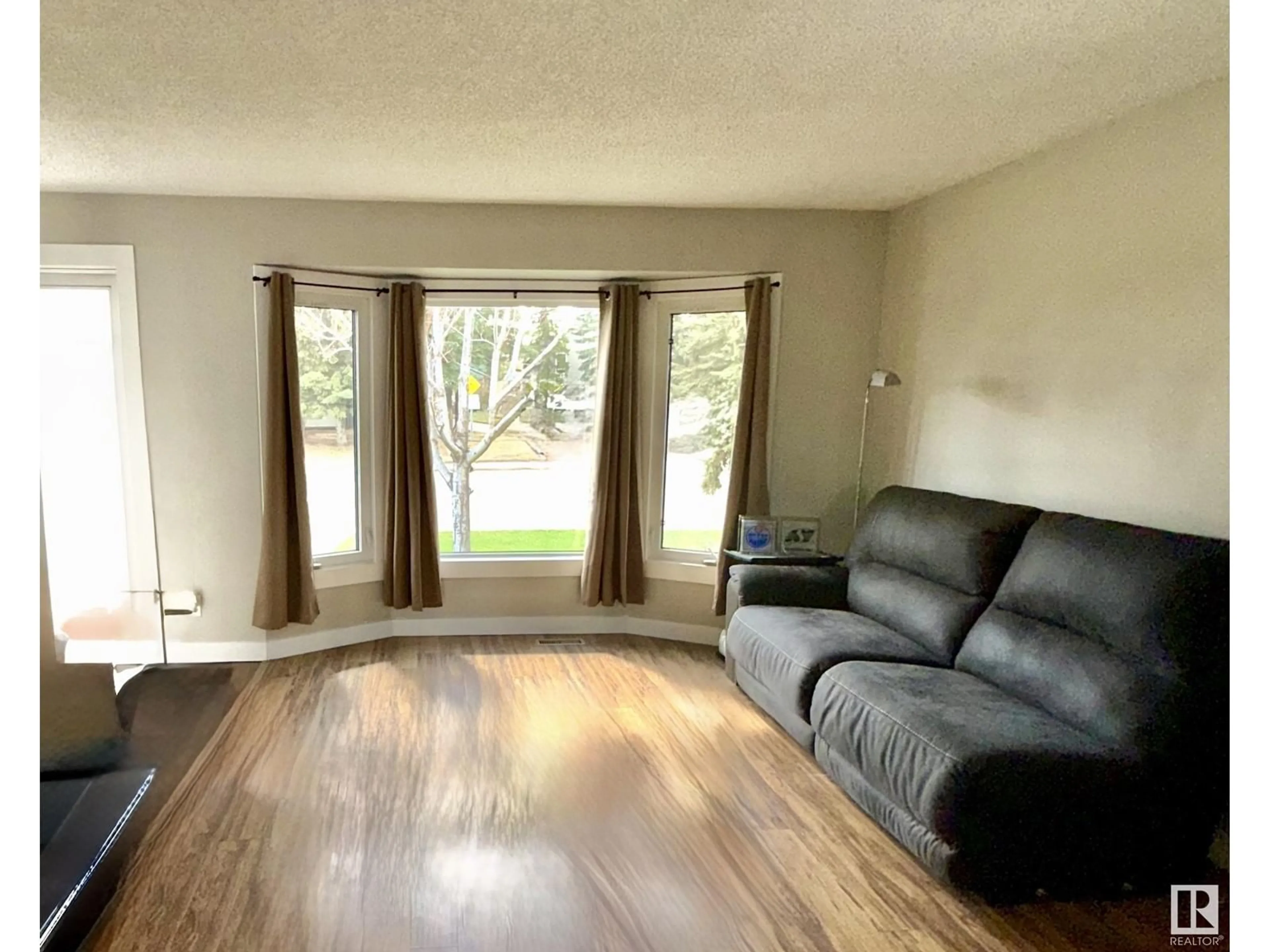 A pic of a room for 2008 147 AV, Edmonton Alberta T5Y1T1