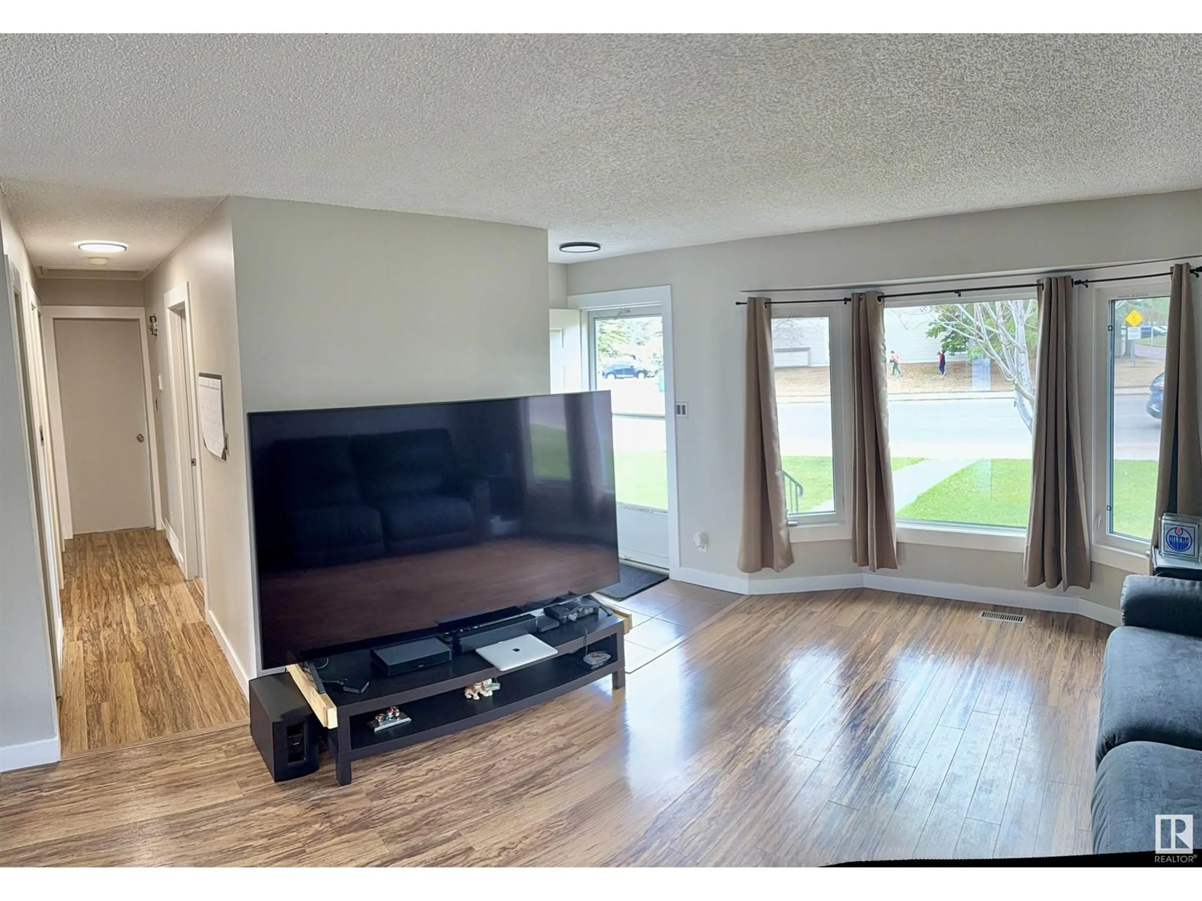 A pic of a room for 2008 147 AV, Edmonton Alberta T5Y1T1