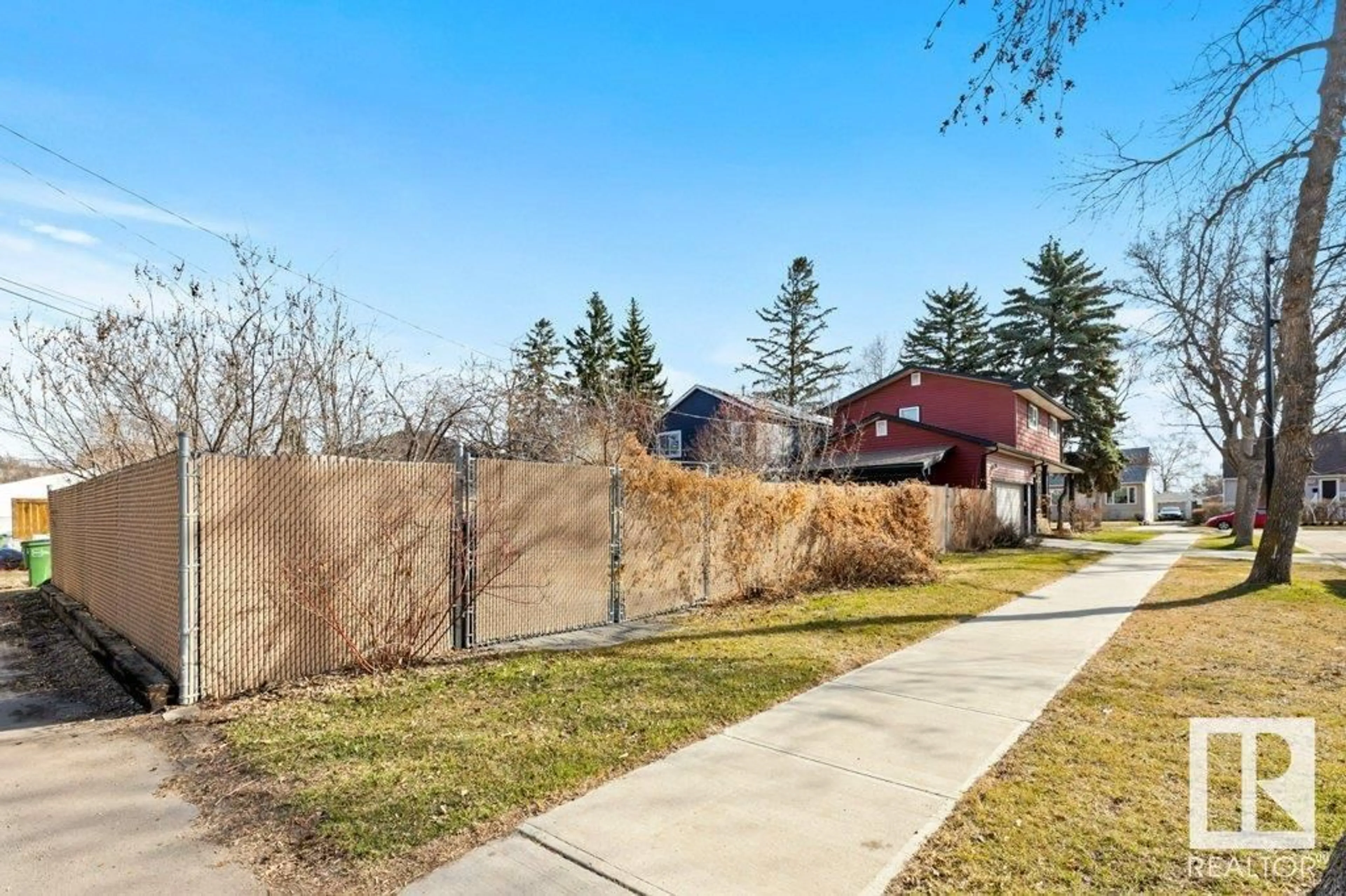 A pic from outside/outdoor area/front of a property/back of a property/a pic from drone, street for NW - 11002 122 ST, Edmonton Alberta T5M0B3