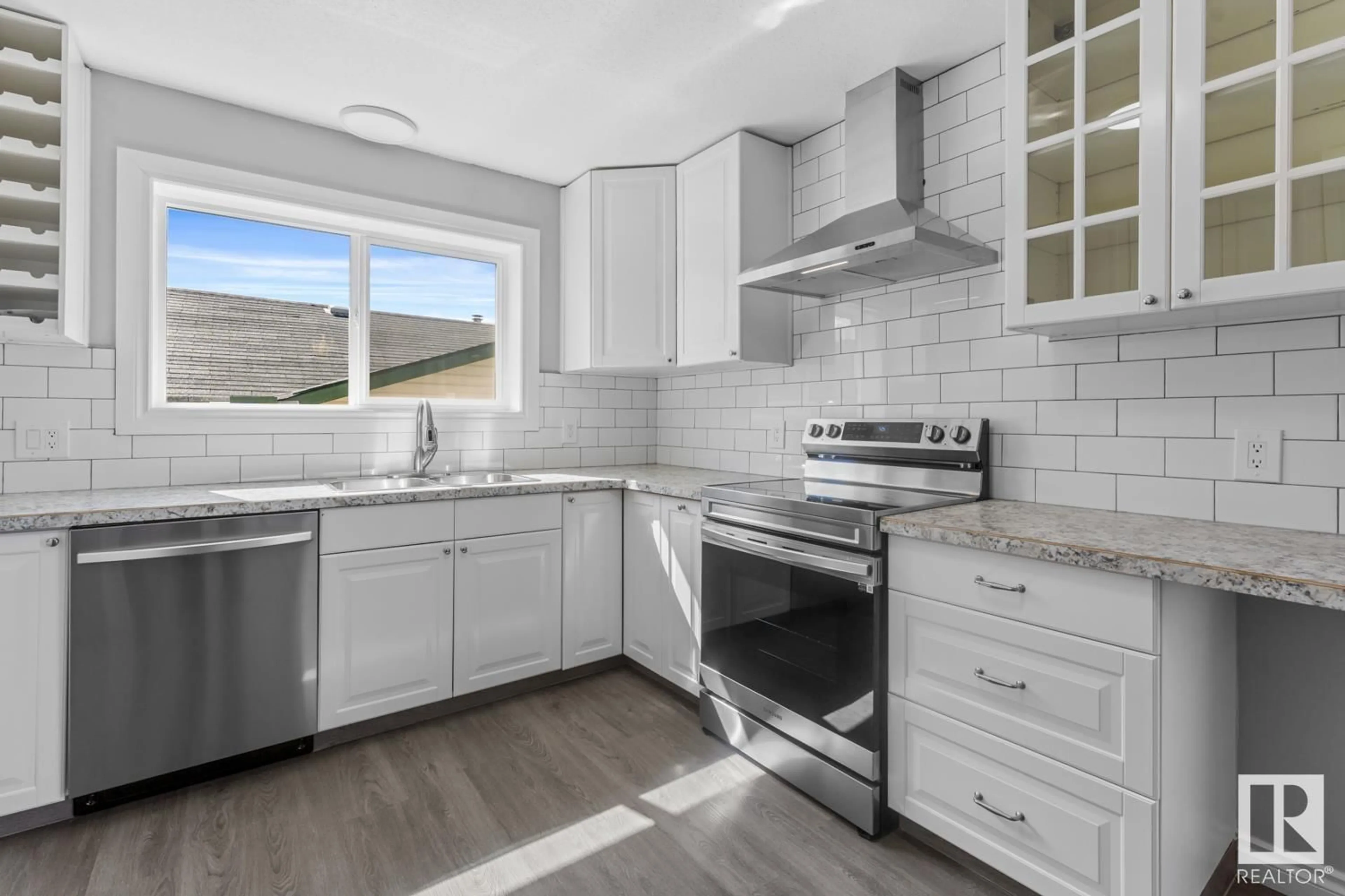 Open concept kitchen, ceramic/tile floor for 5012 49 ST, Ardmore Alberta T0A0B0