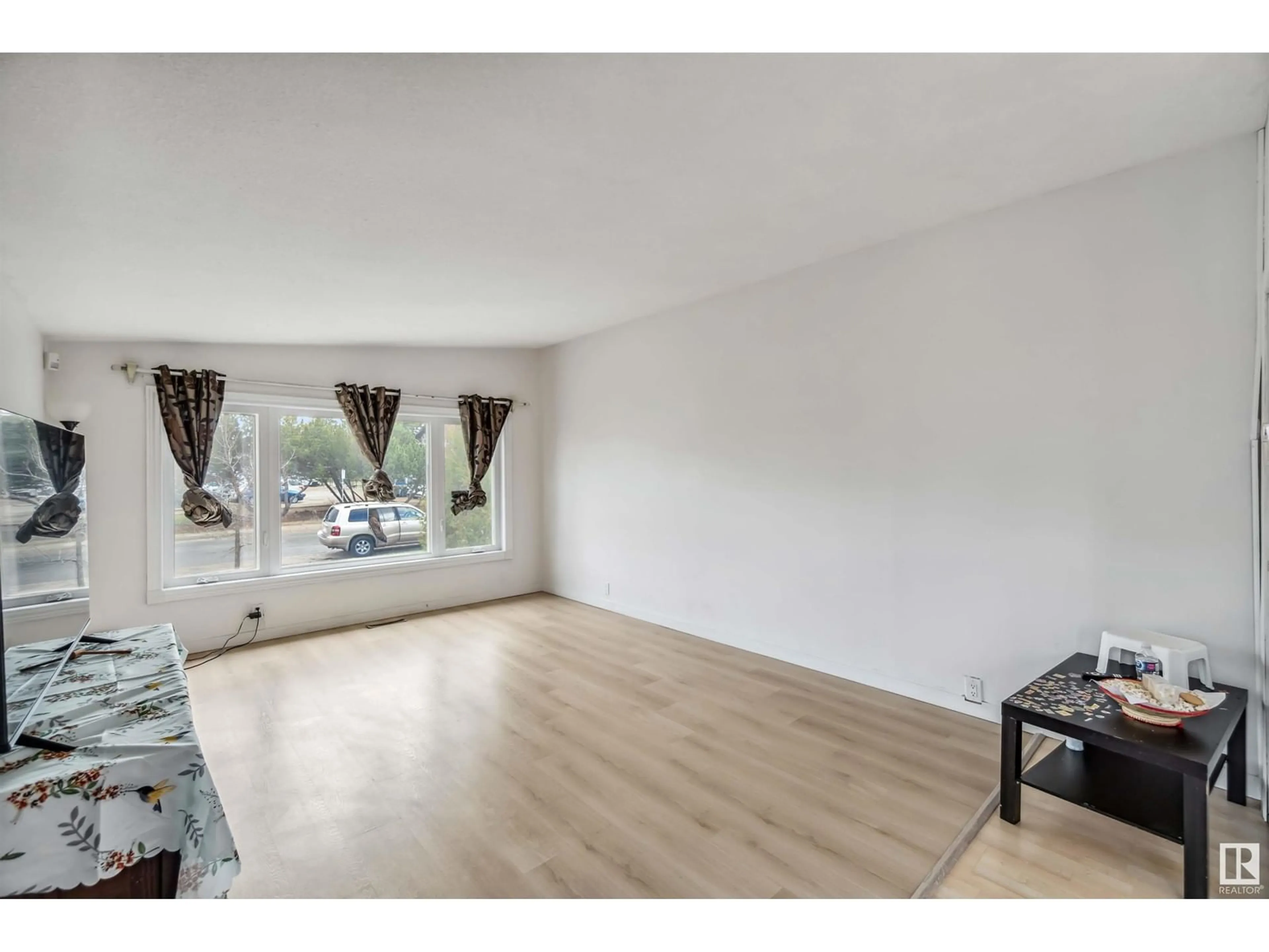 A pic of a room for 16314 96A AV, Edmonton Alberta T5P0E5