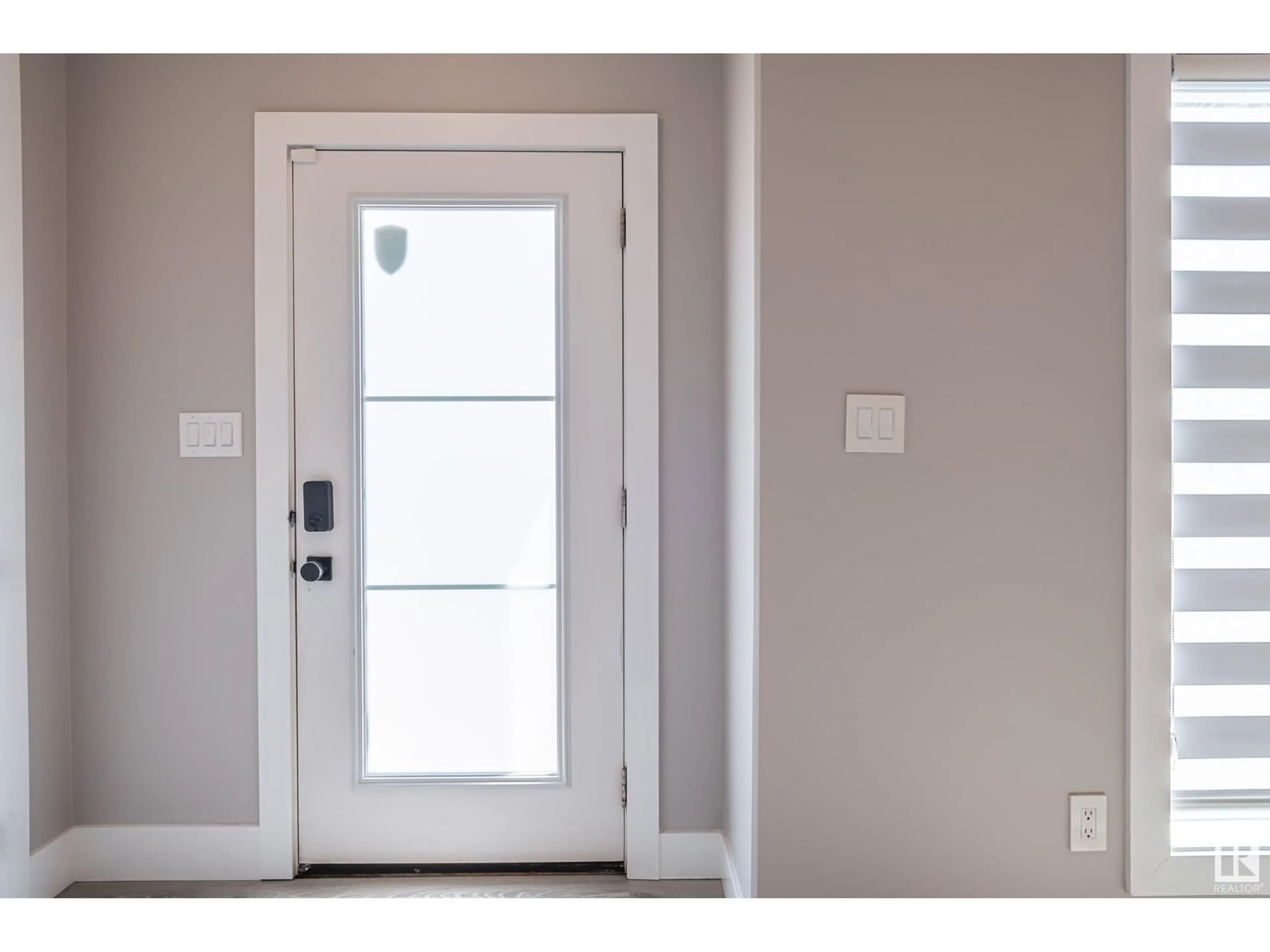 Indoor entryway for SW - 9340 PEAR LINK LI, Edmonton Alberta T6X2V9