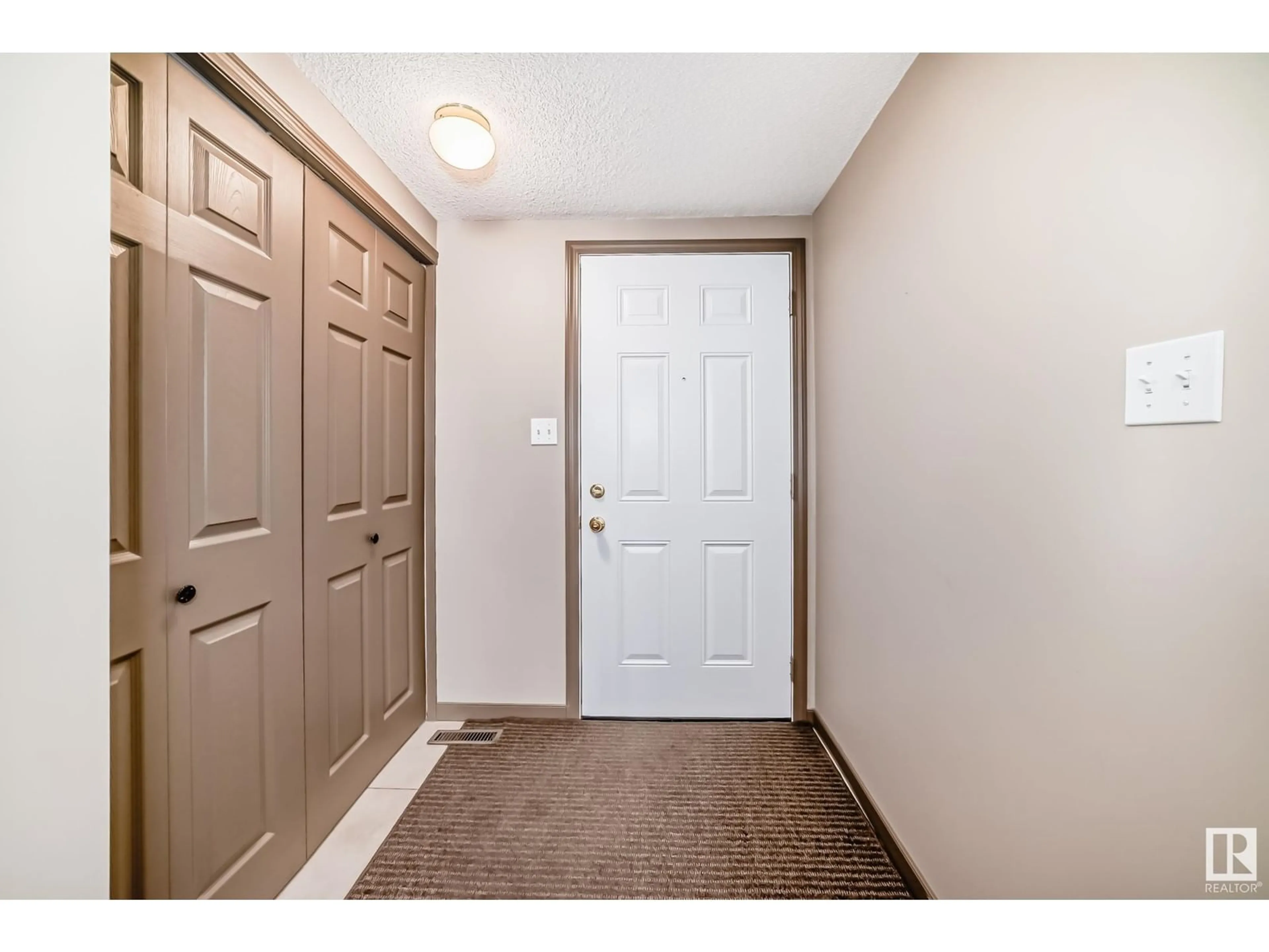 Indoor entryway for 603 - 75 YOUVILLE E NW, Edmonton Alberta T6L6V8