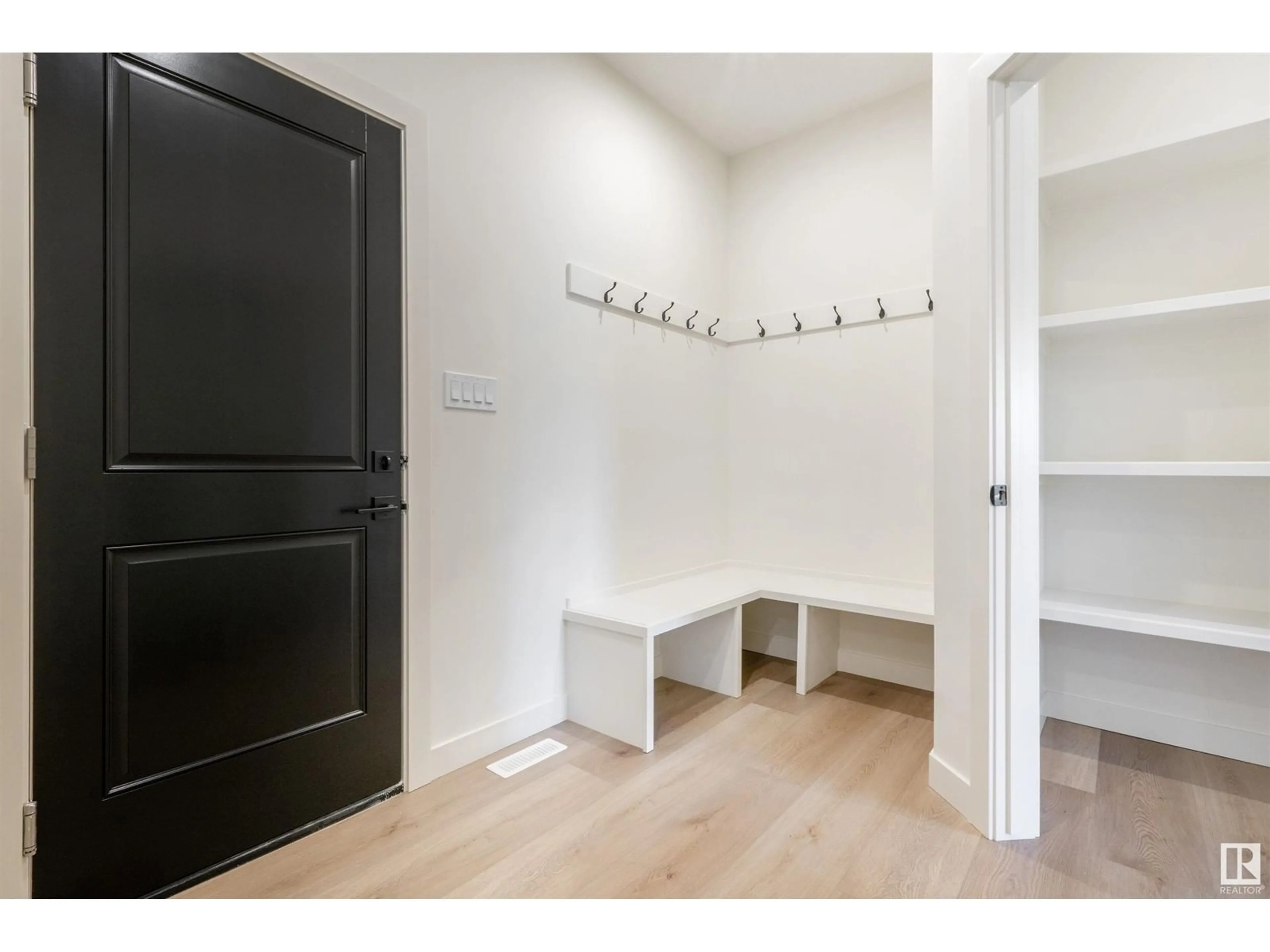 Indoor entryway for 97 ELDRIDGE PT, St. Albert Alberta T8T1R8