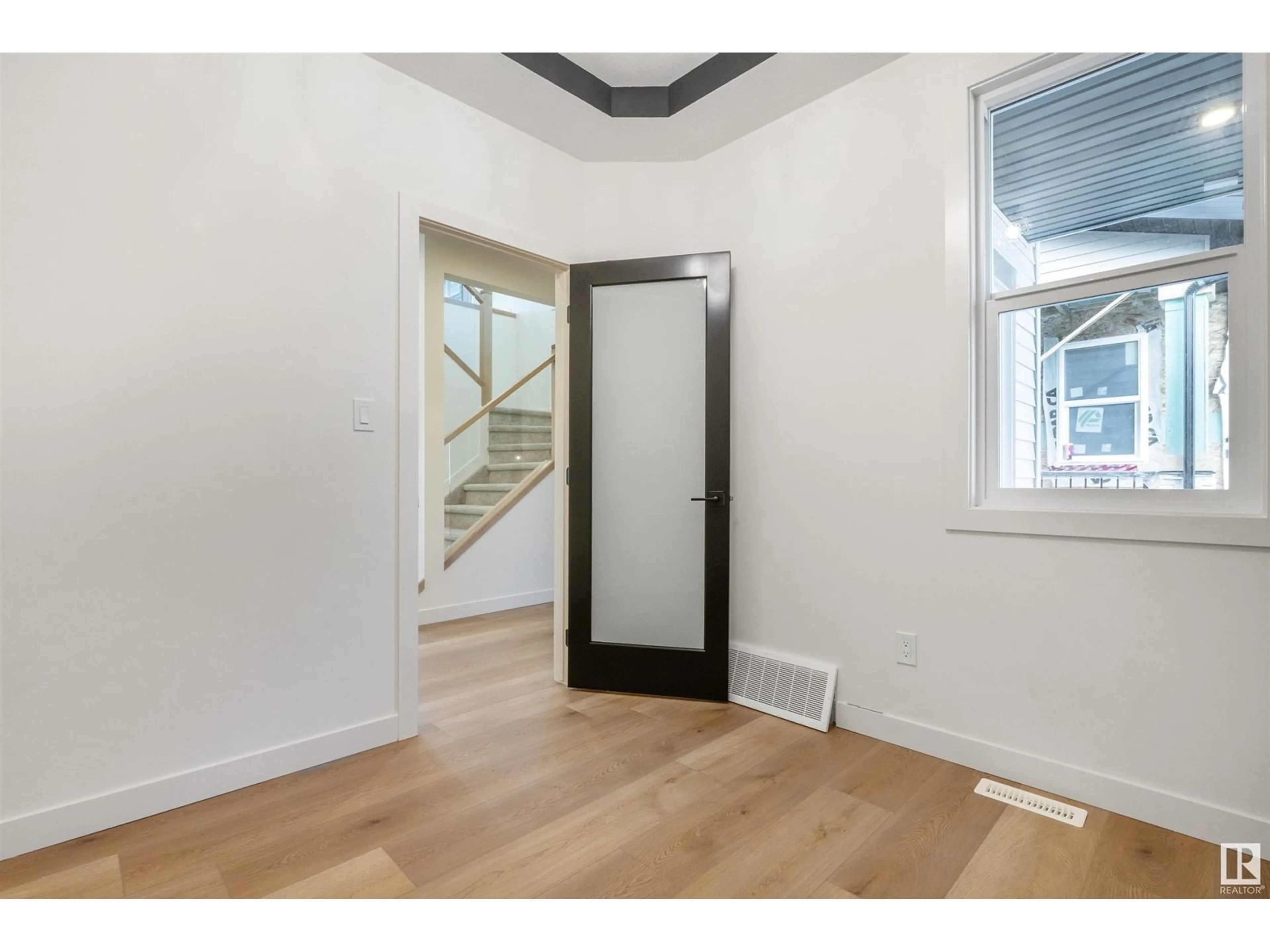 Indoor entryway for 97 ELDRIDGE PT, St. Albert Alberta T8T1R8