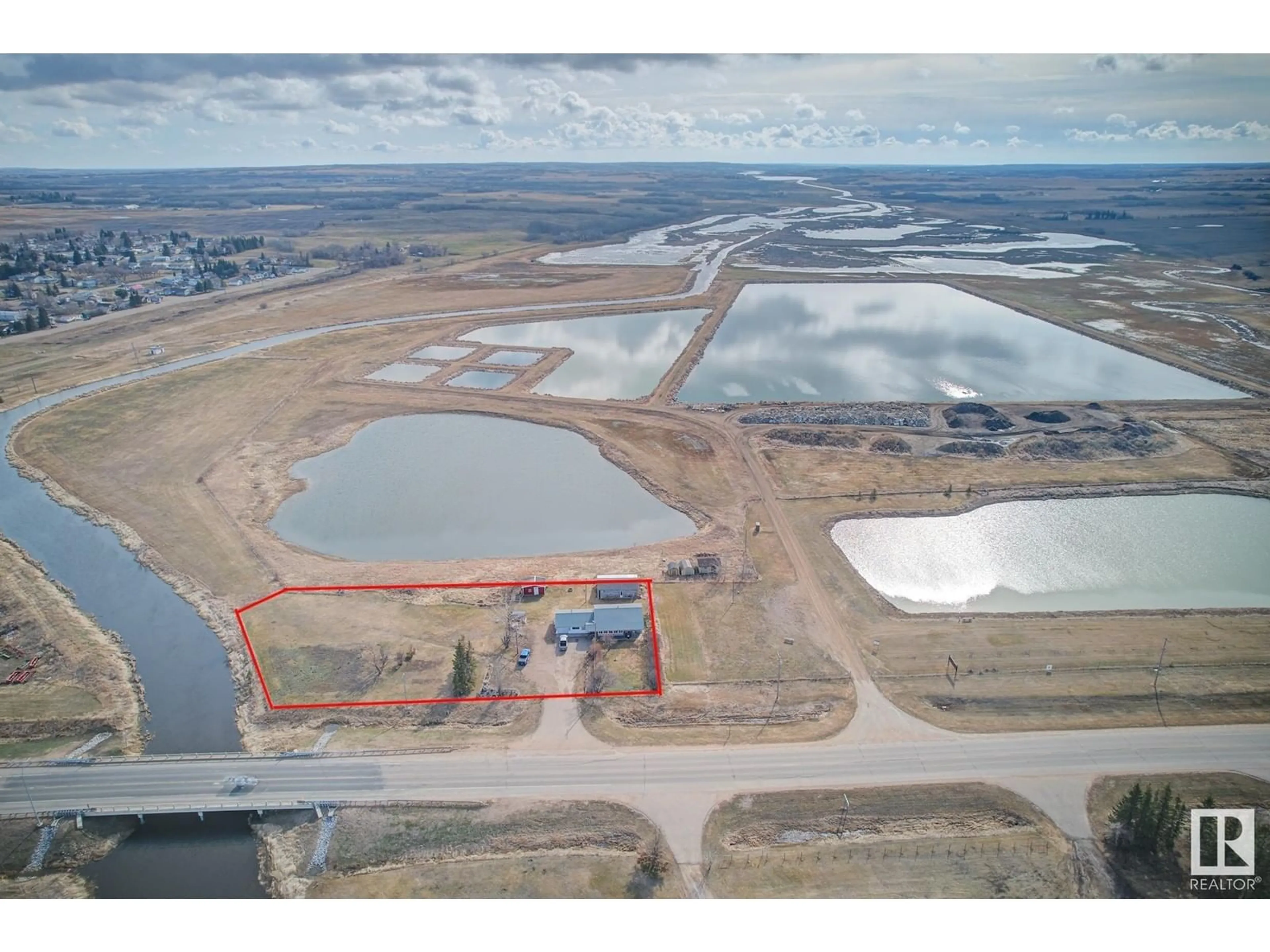 A pic from outside/outdoor area/front of a property/back of a property/a pic from drone, water/lake/river/ocean view for 545019 HIWAY 36, Rural Two Hills County Alberta T0B4K0