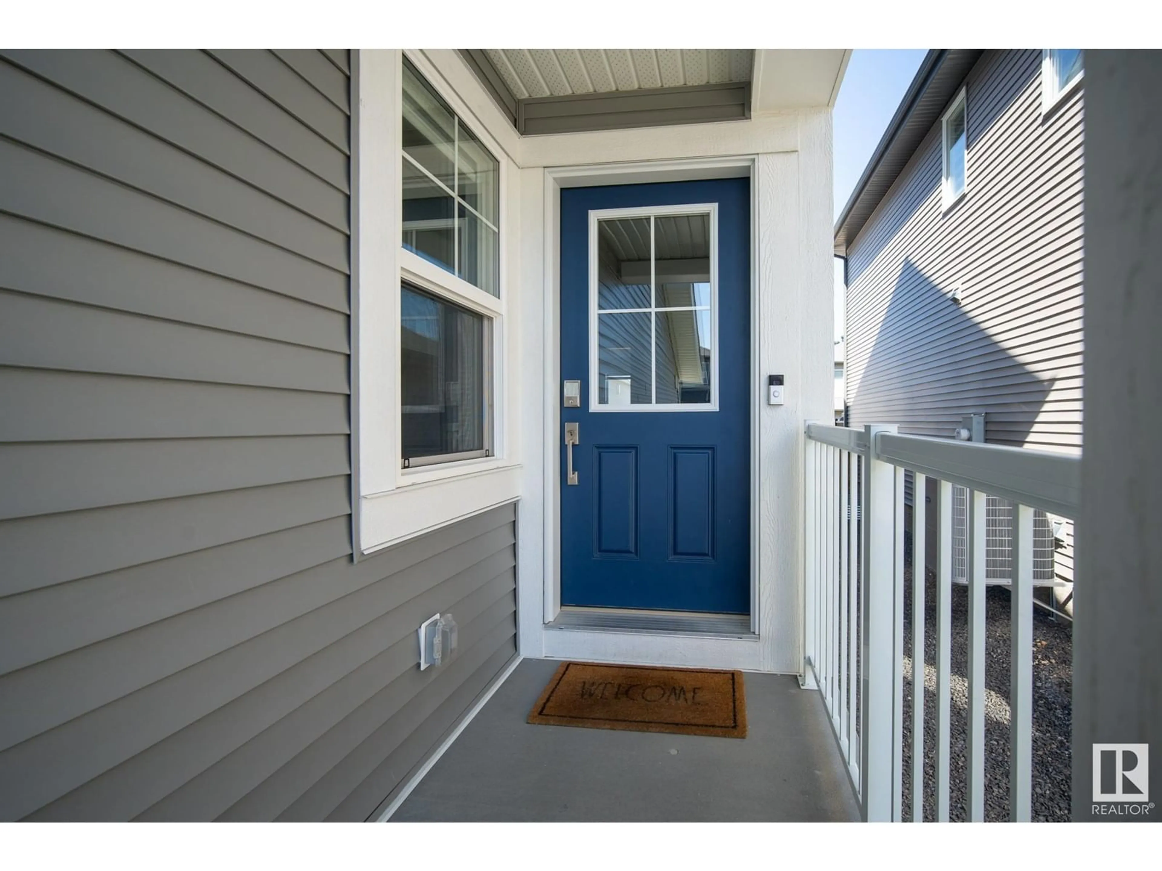 Indoor entryway for 4832 KINNEY RD, Edmonton Alberta T6W5G2