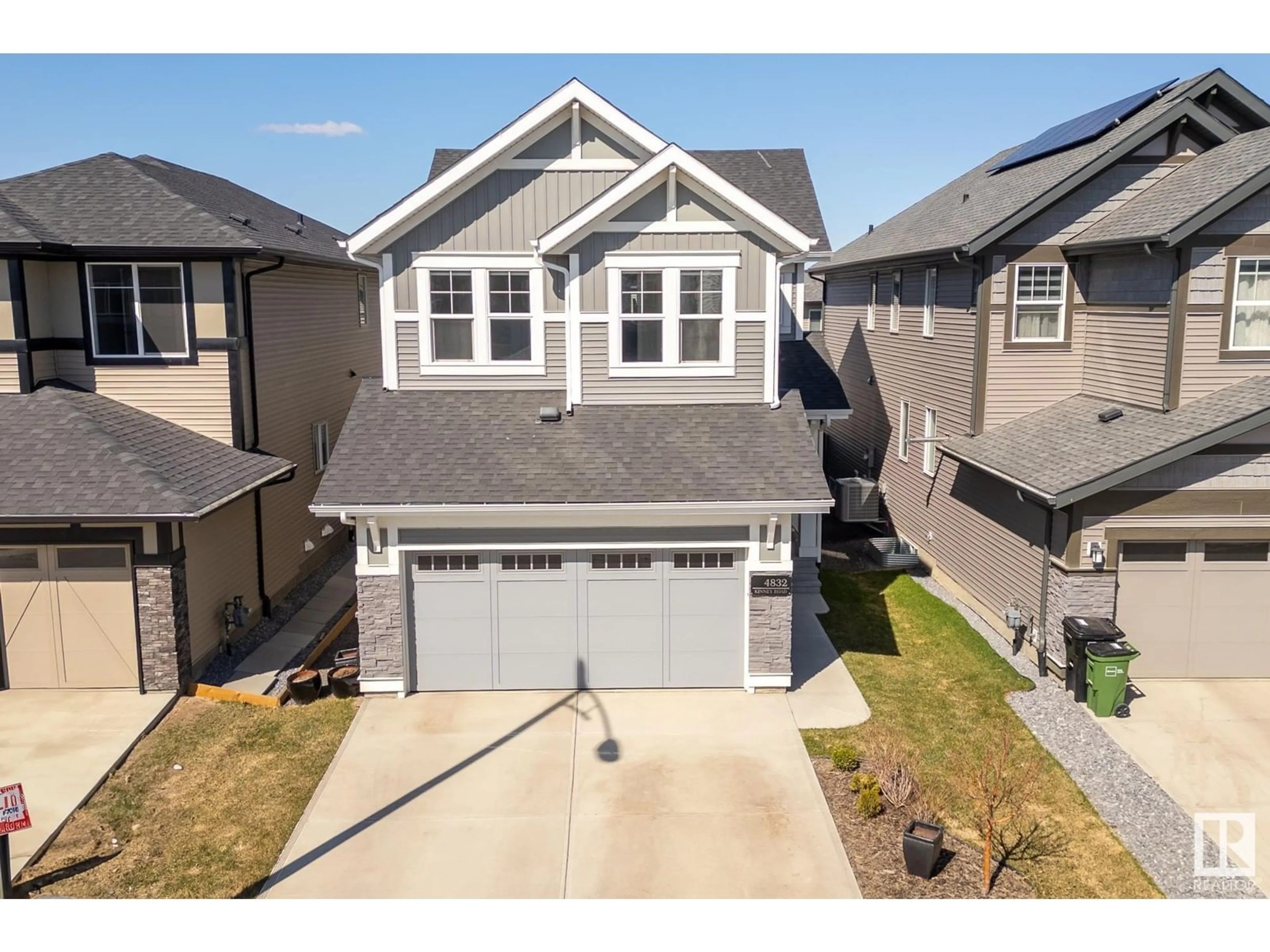 A pic from outside/outdoor area/front of a property/back of a property/a pic from drone, street for 4832 KINNEY RD, Edmonton Alberta T6W5G2