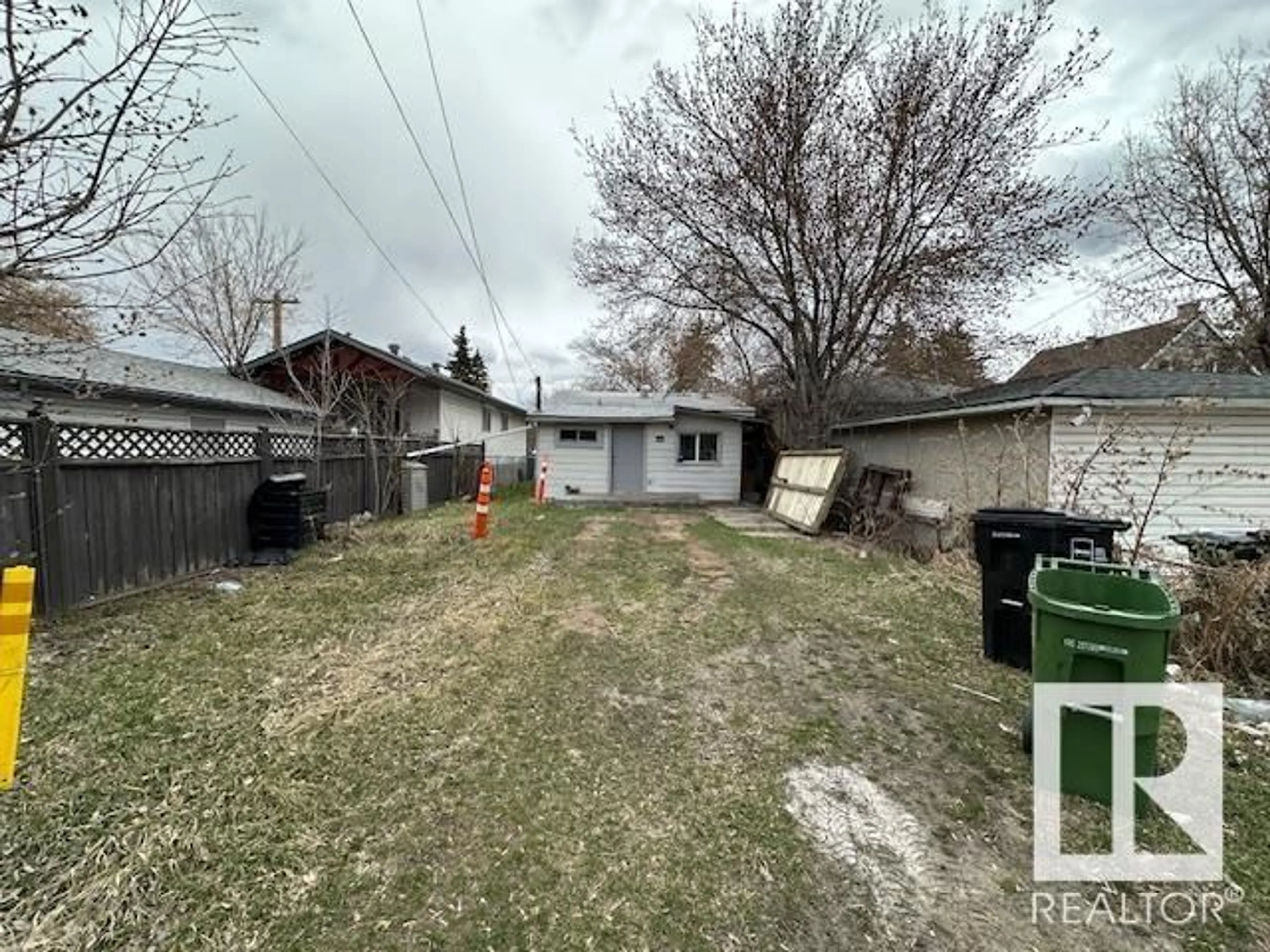 Shed for 9423 110 AV, Edmonton Alberta T5H1H2