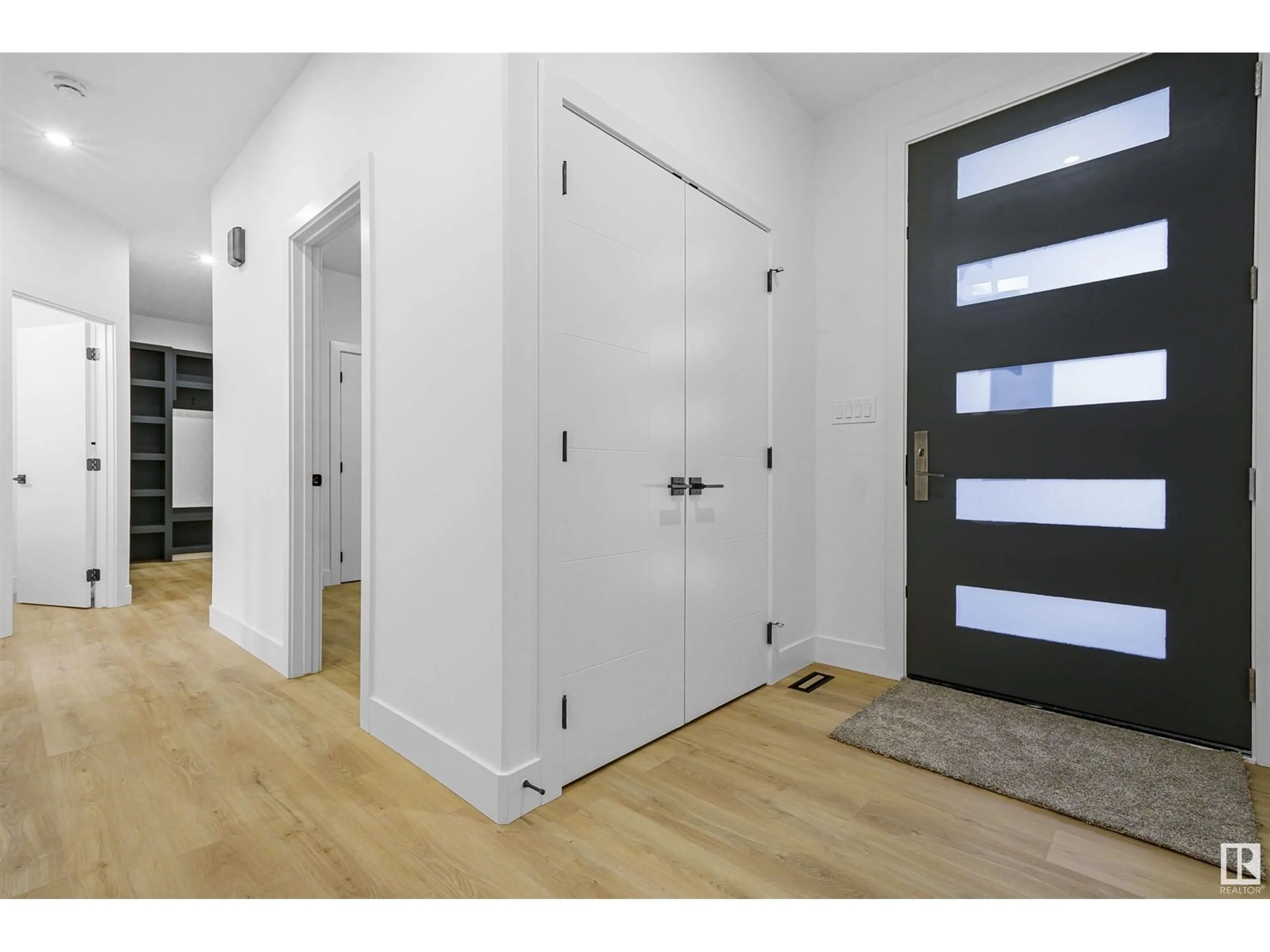 Indoor entryway for 745 ASTORIA WY, Devon Alberta T9G0M7
