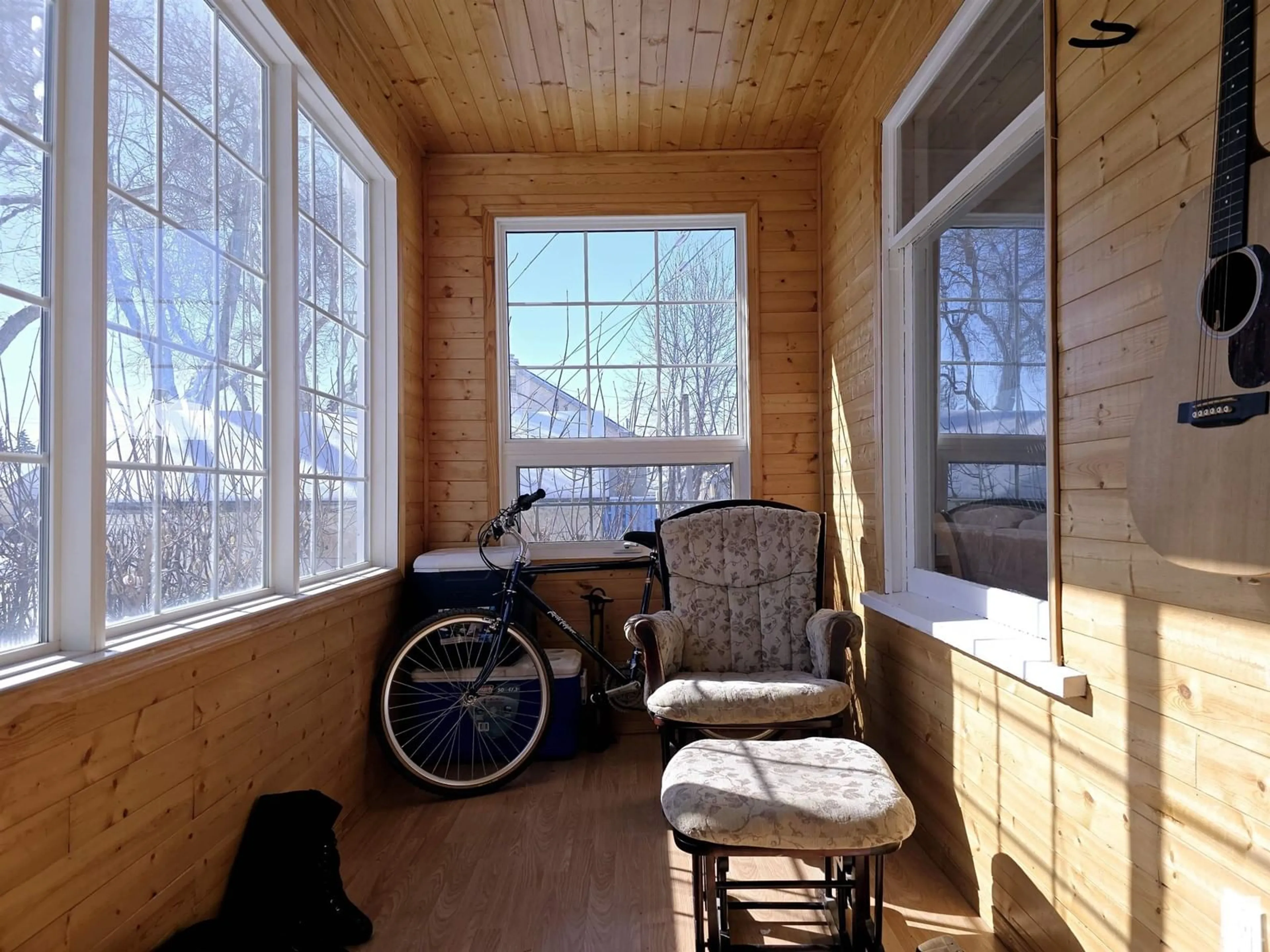 A pic of a room for 9426 109A AV, Edmonton Alberta T5H1E8