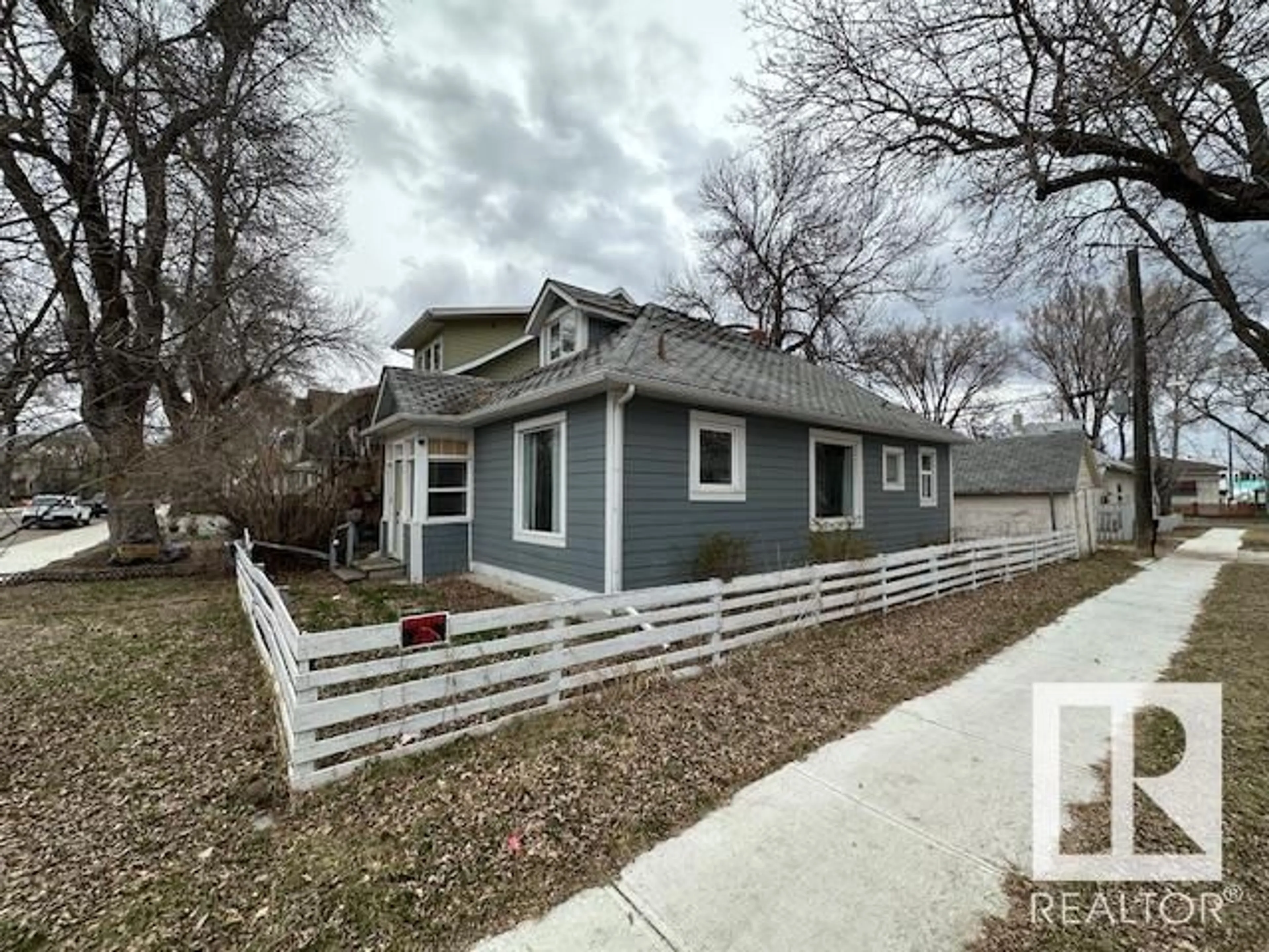 Unknown for NW - 10803 93 ST, Edmonton Alberta T5H1Y7