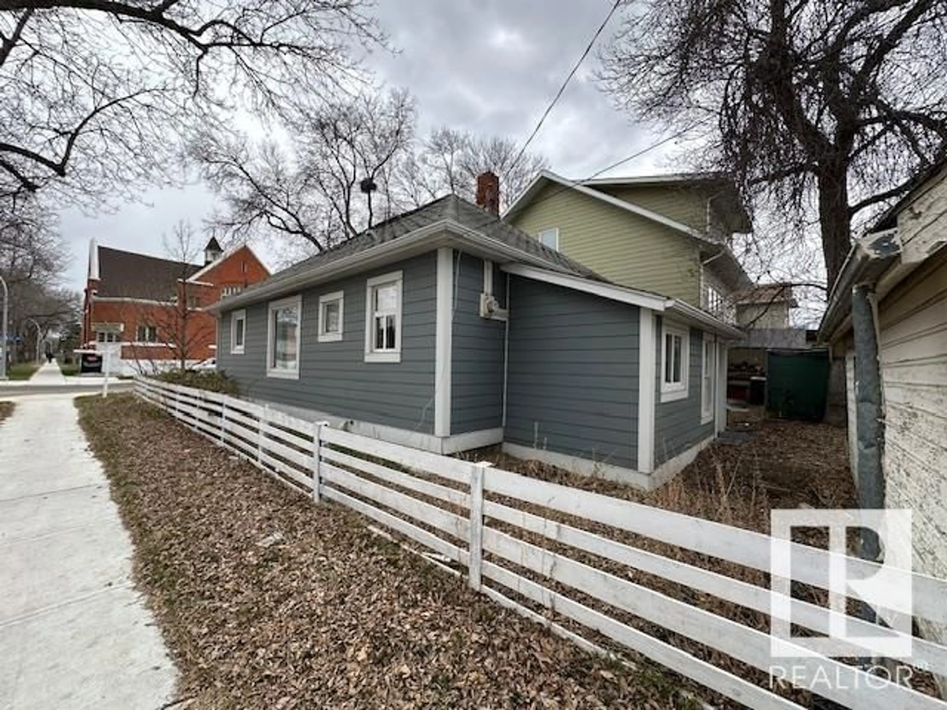 Shed for NW - 10803 93 ST, Edmonton Alberta T5H1Y7
