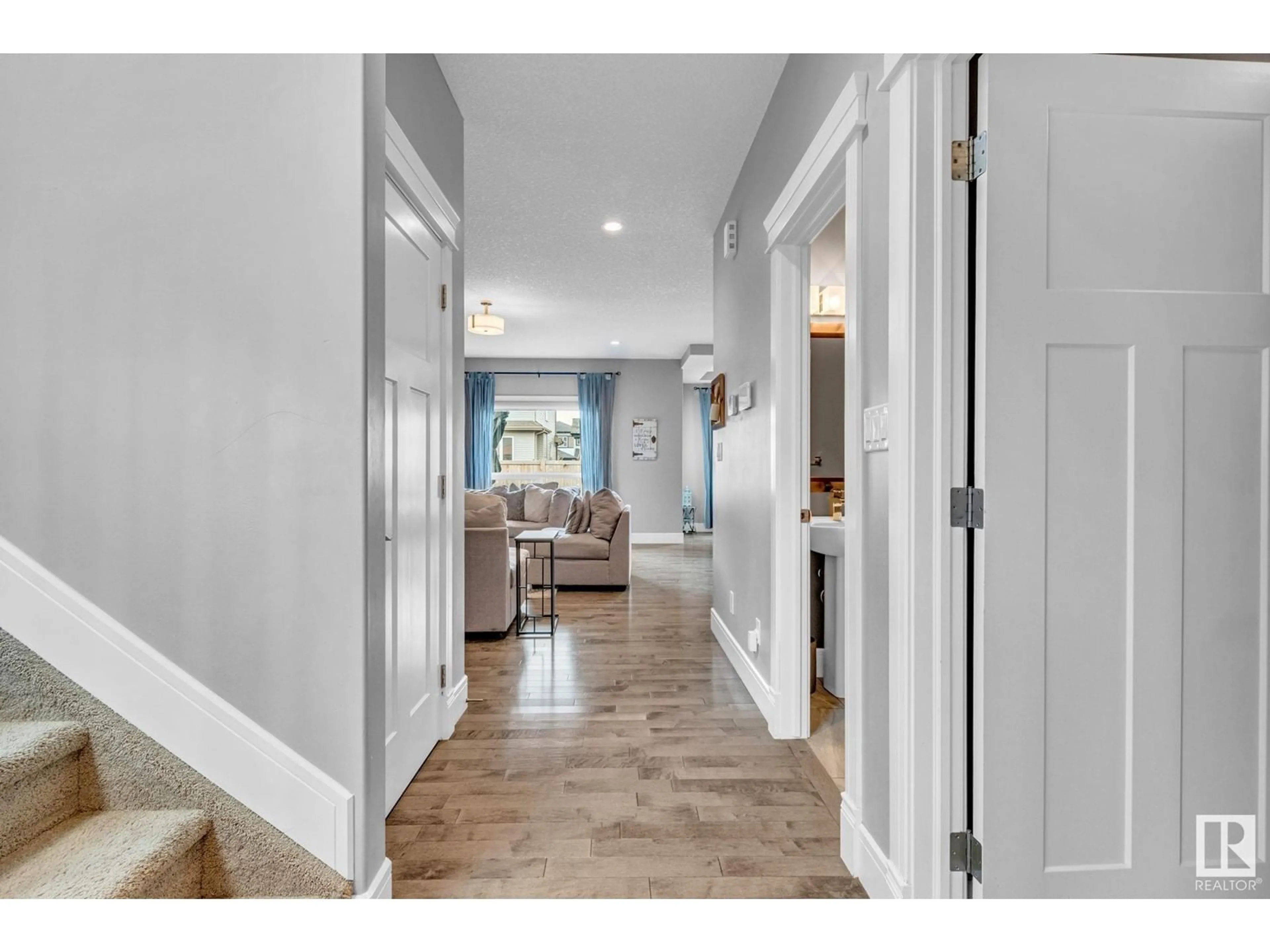 Indoor entryway for 6611 54 AV, Beaumont Alberta T4X2A2