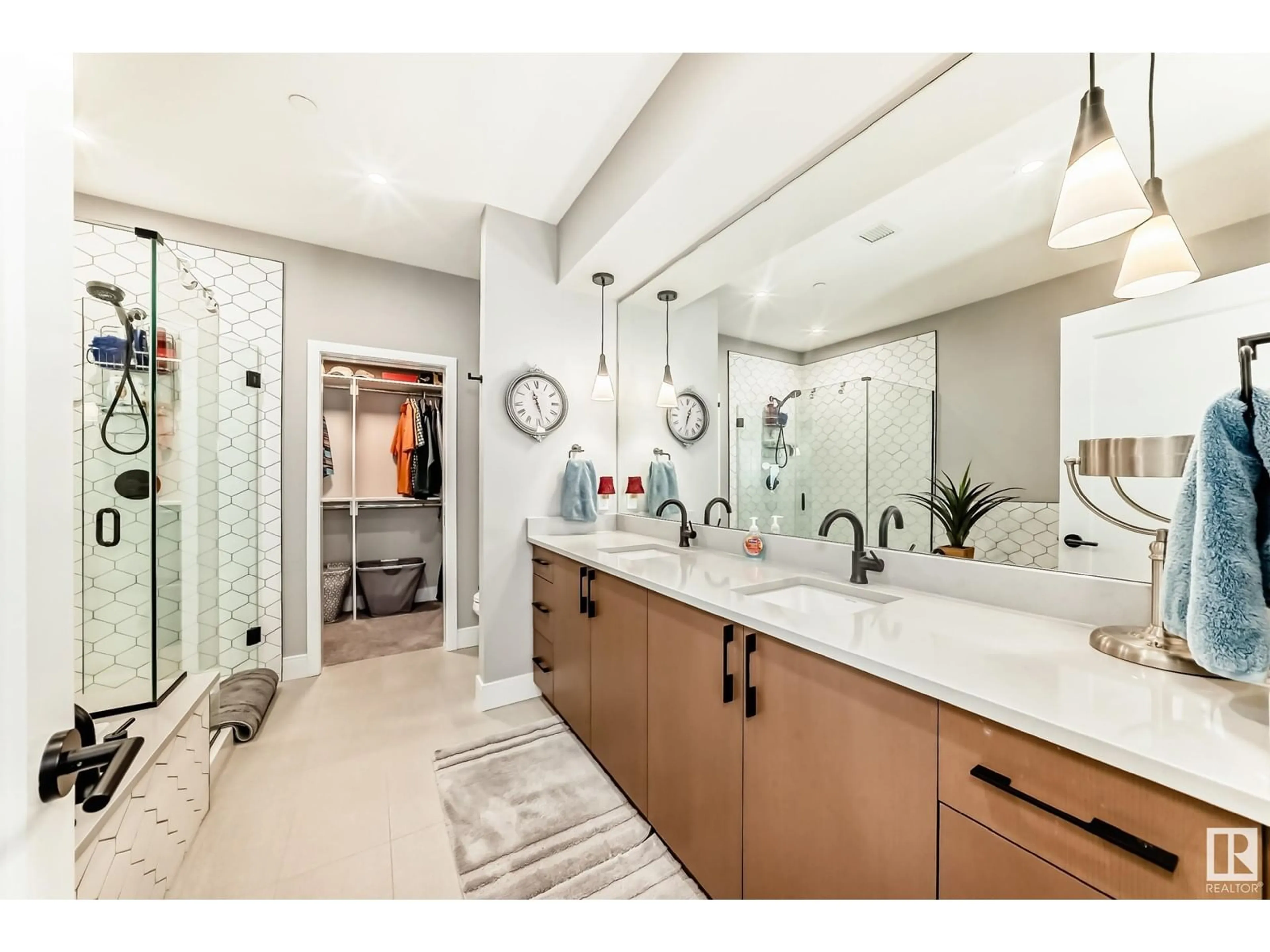 Contemporary bathroom, ceramic/tile floor for #317 - 7471 MAY CM, Edmonton Alberta T6R0X5