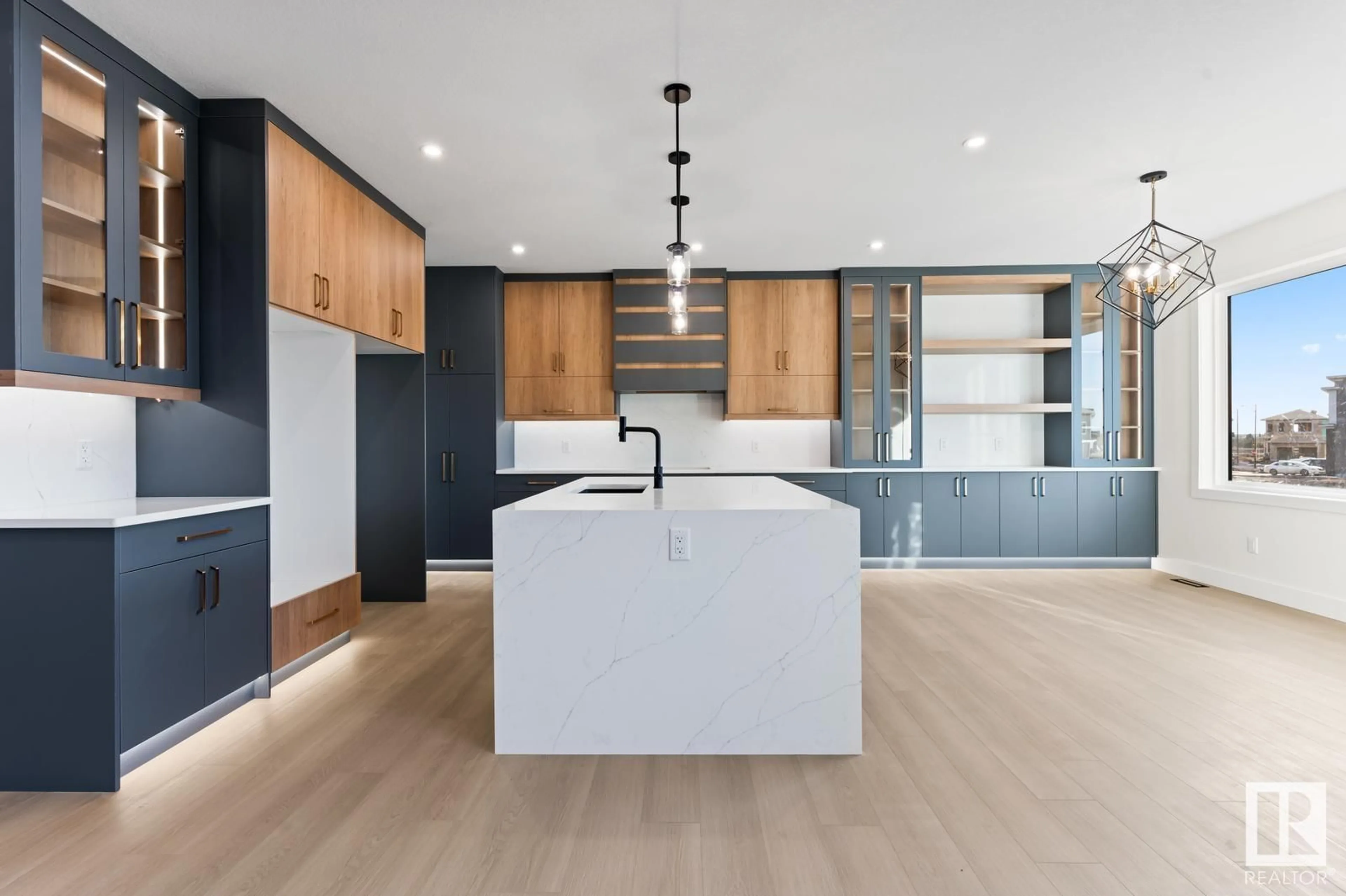 Contemporary kitchen, unknown for 139 CREEKSIDE LN, Leduc Alberta T9E1T1