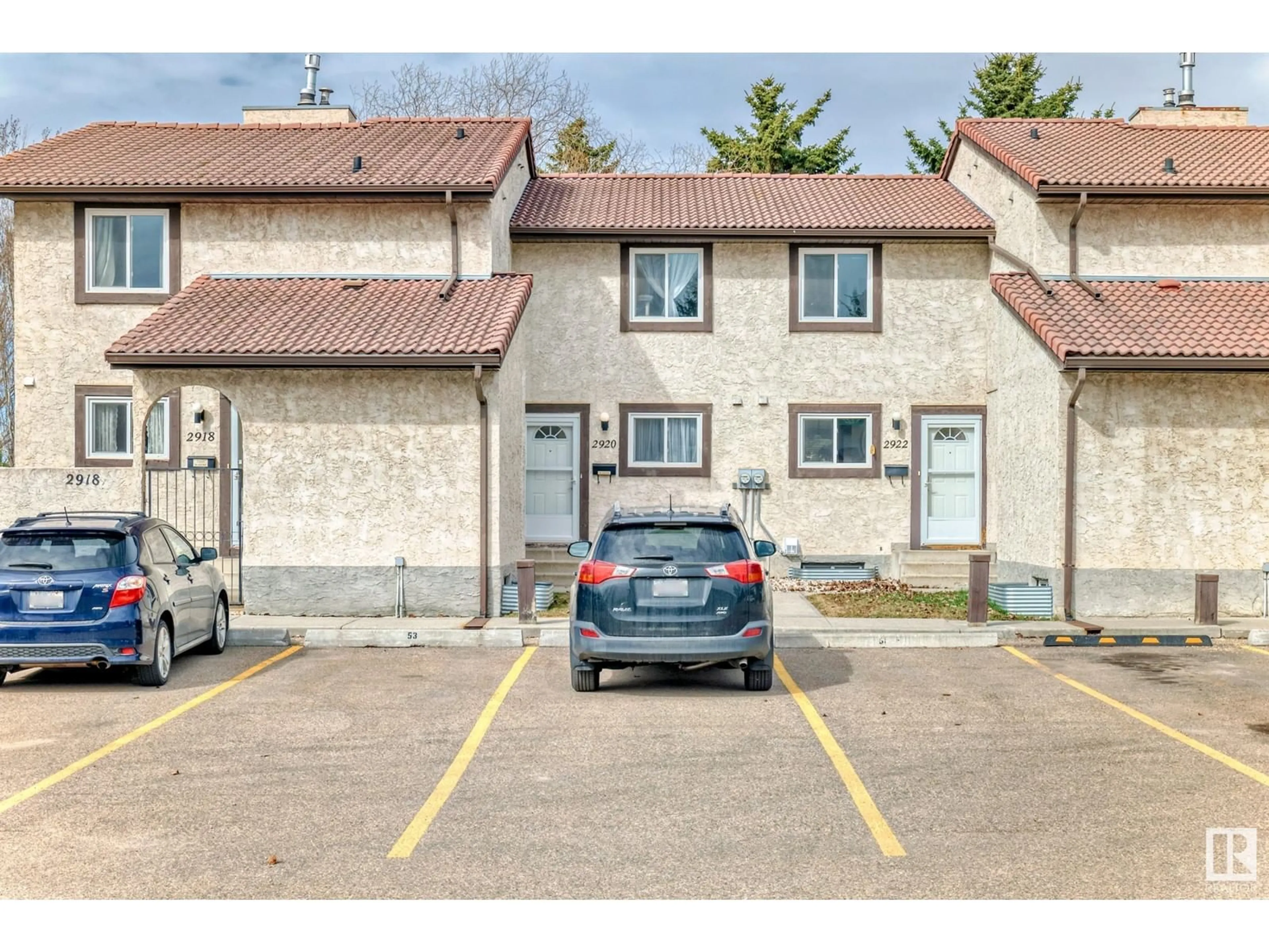 A pic from outside/outdoor area/front of a property/back of a property/a pic from drone, street for 2920 36 ST, Edmonton Alberta T6H5H4