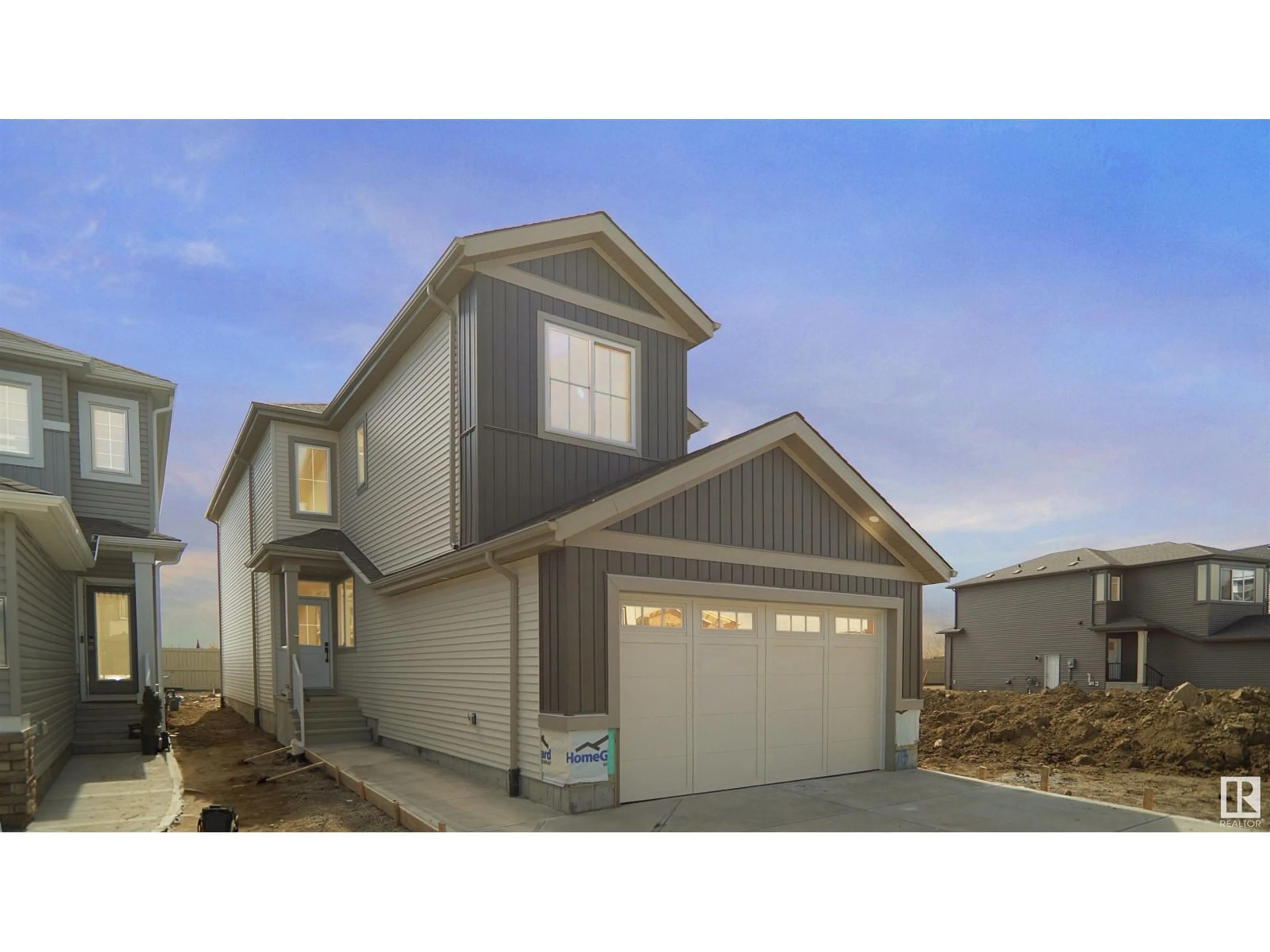 Home with vinyl exterior material, street for 715 30 AV, Edmonton Alberta T6T2V3