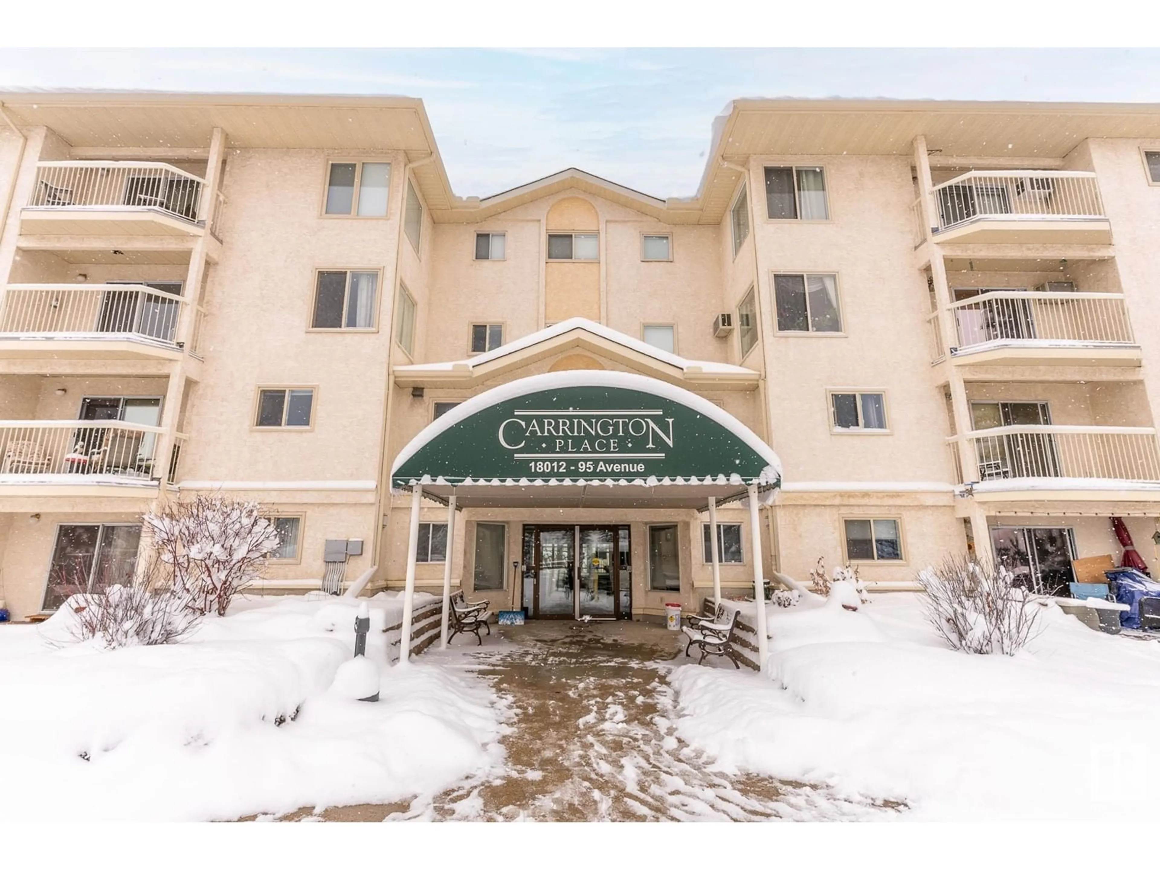 Indoor foyer for 311 18012 95 AV NW, Edmonton Alberta T5T5Z2