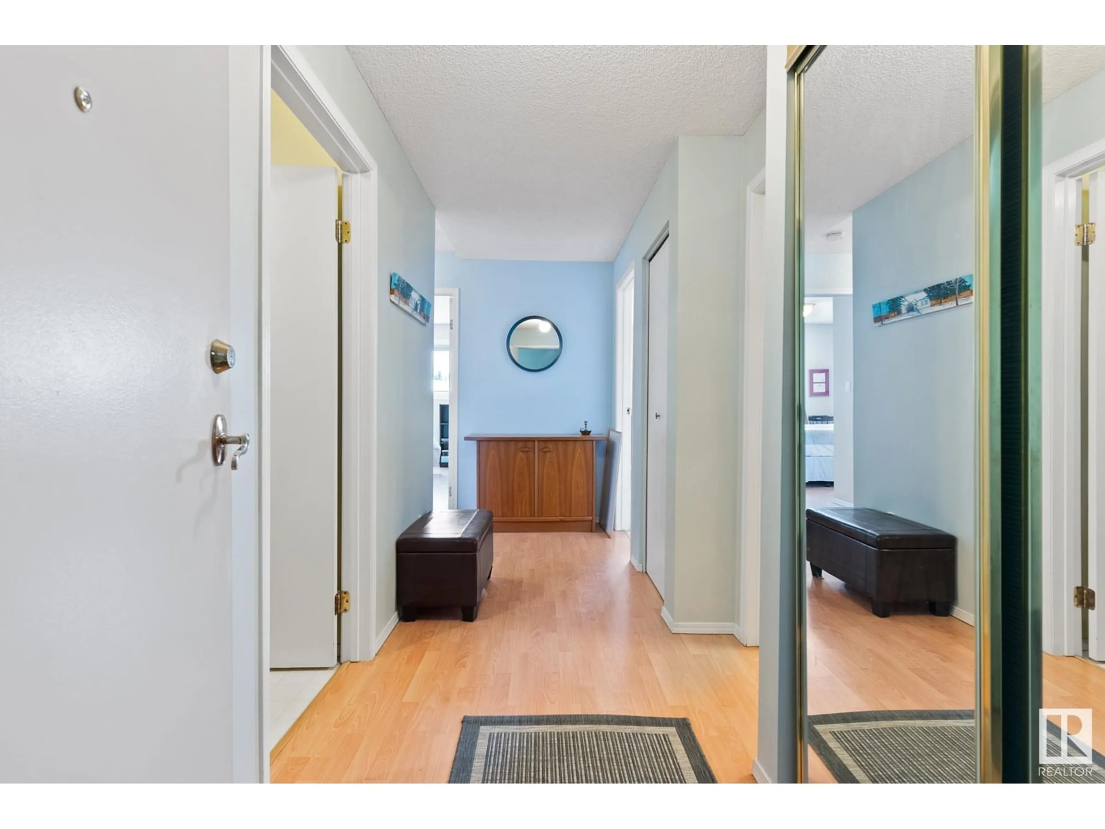 Indoor entryway for 311 18012 95 AV NW, Edmonton Alberta T5T5Z2