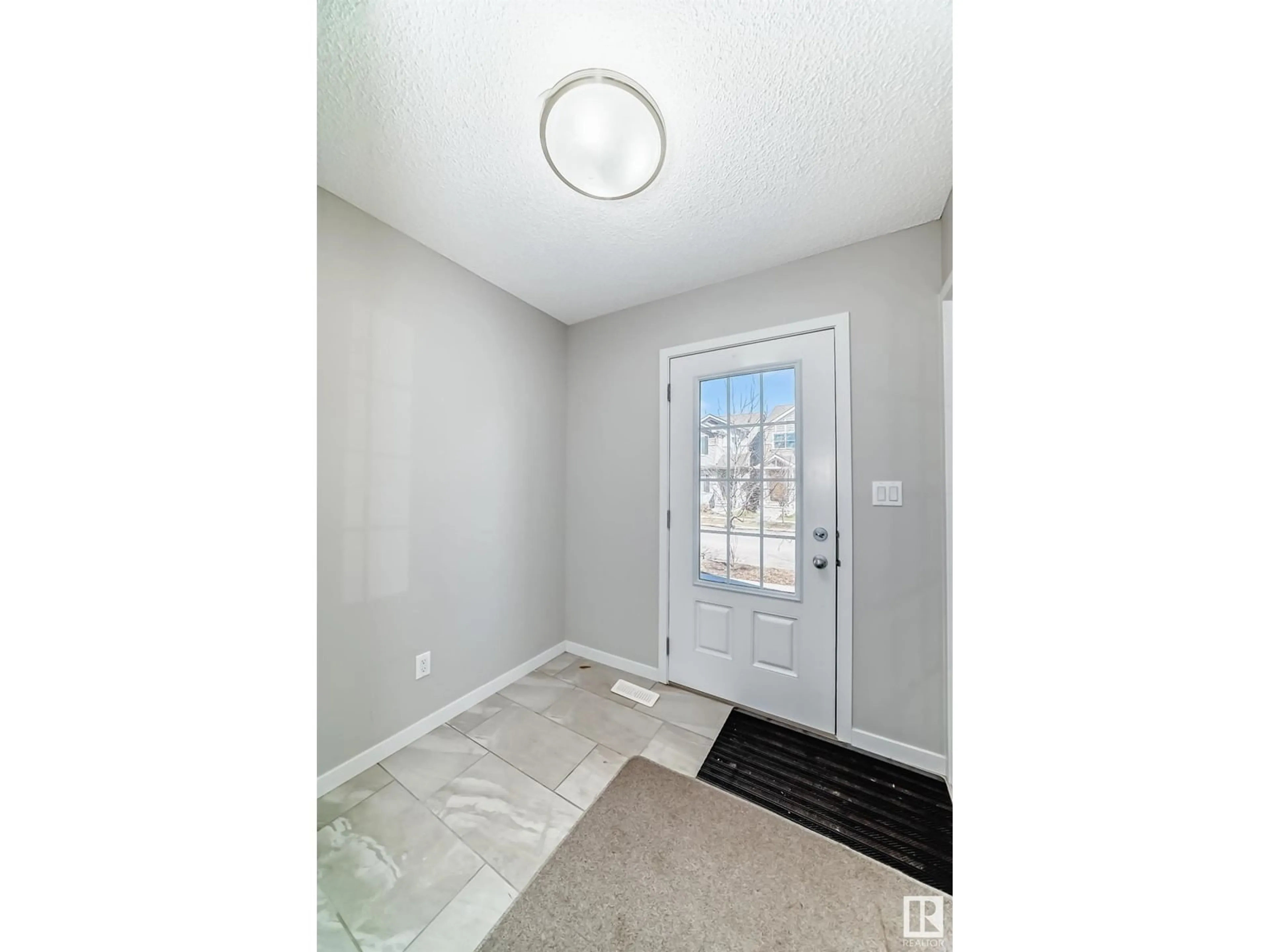 Indoor entryway for 2598 COUGHLAN RD, Edmonton Alberta T6W3S1