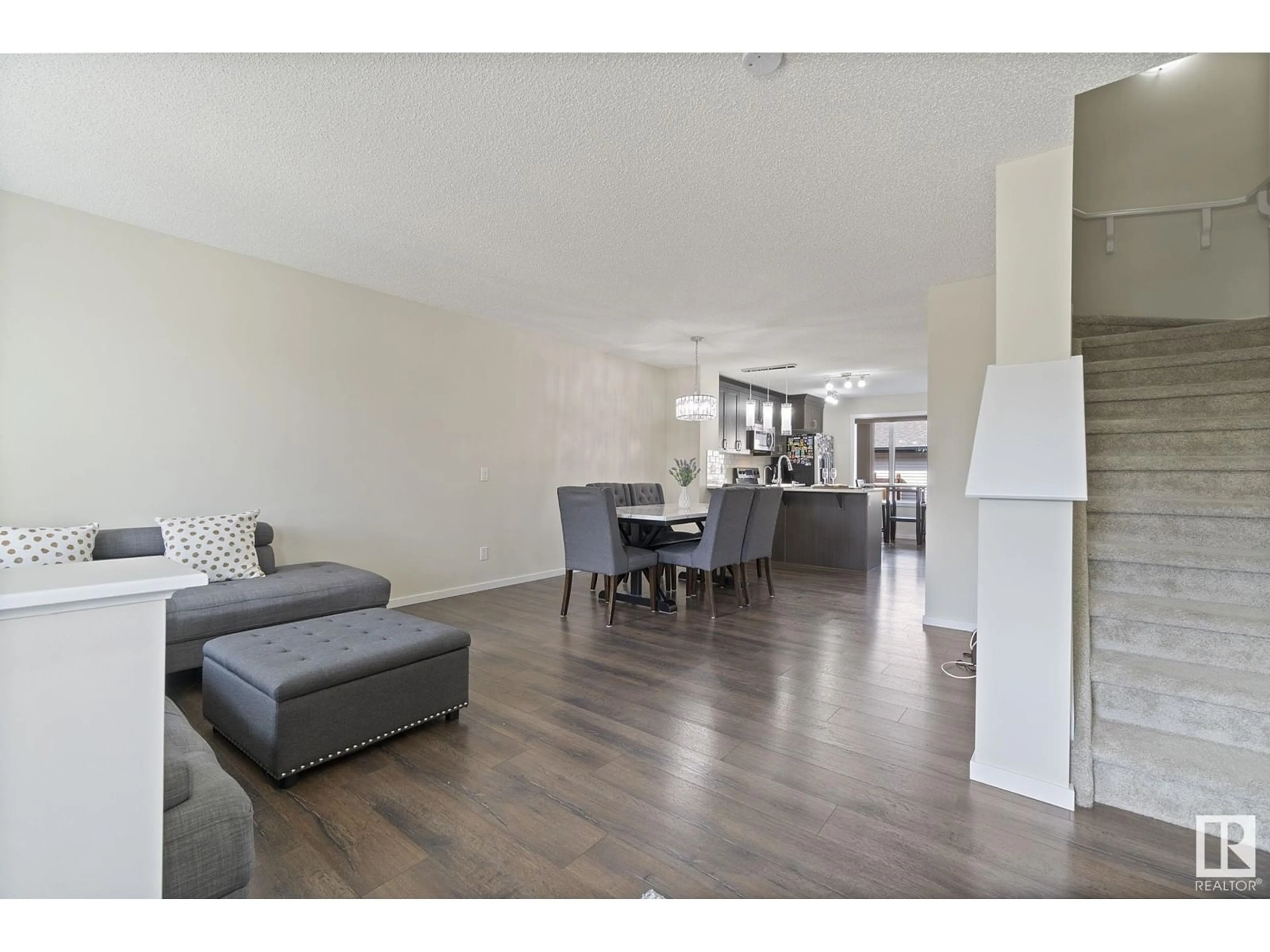 Unknown for 942 EAST GATE NW, Edmonton Alberta T6M0V4
