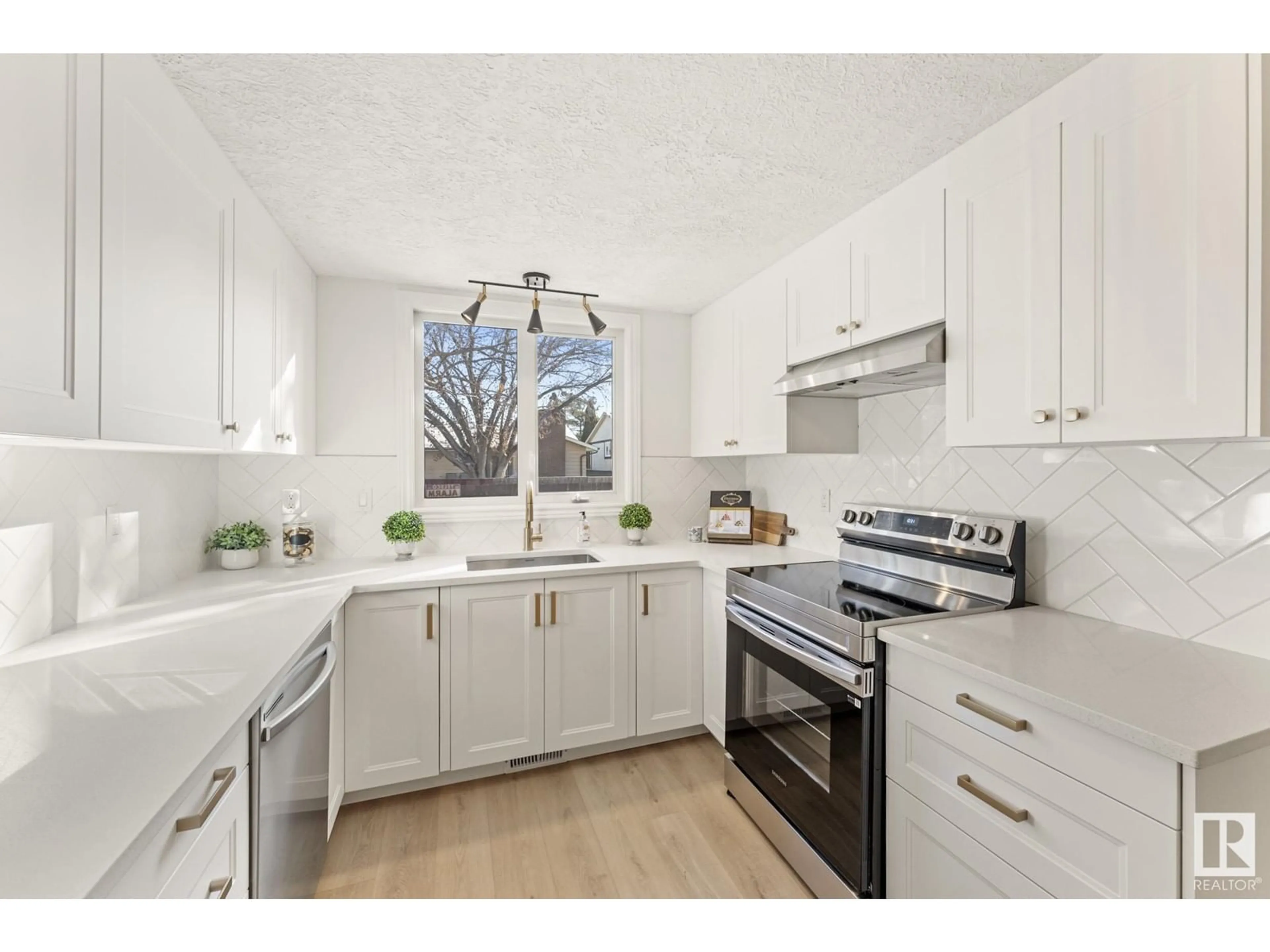 Unknown for 7703 182 ST, Edmonton Alberta T5T1Z6