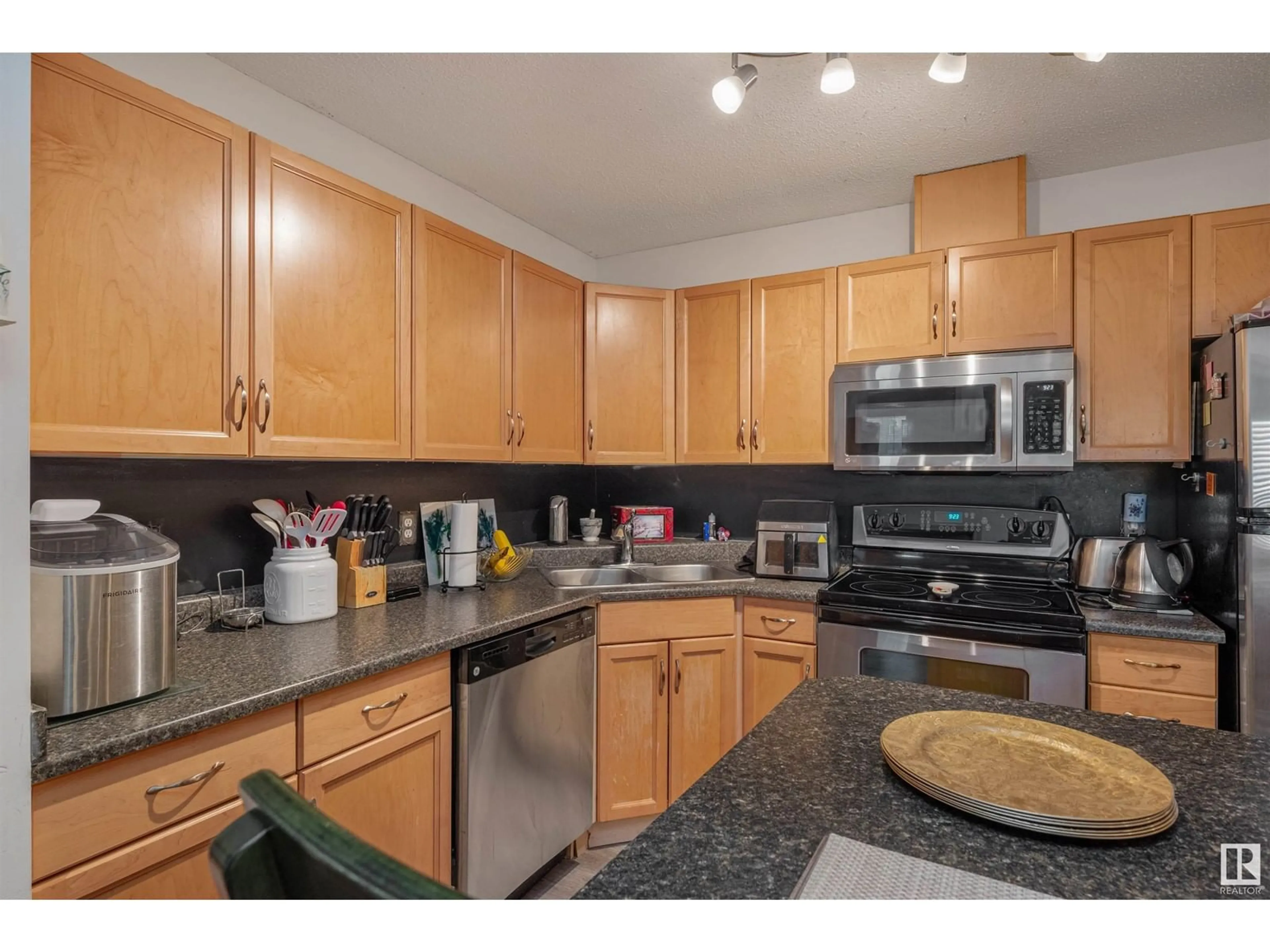 Standard kitchen, unknown for #109 - 309 CLAREVIEW STATION DR, Edmonton Alberta T5Y0C5