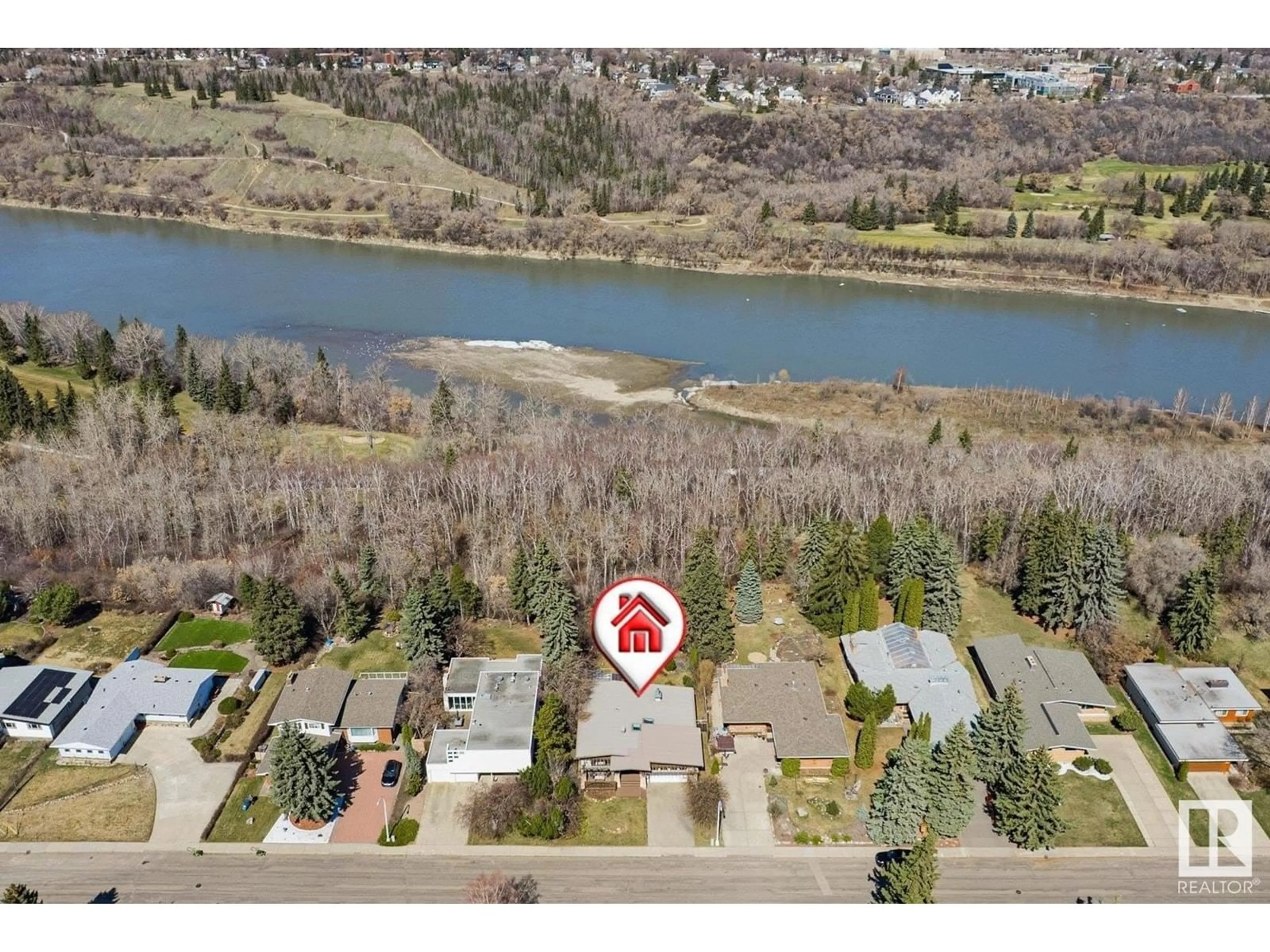A pic from outside/outdoor area/front of a property/back of a property/a pic from drone, water/lake/river/ocean view for 7808 ROWLAND RD, Edmonton Alberta T6A3W1