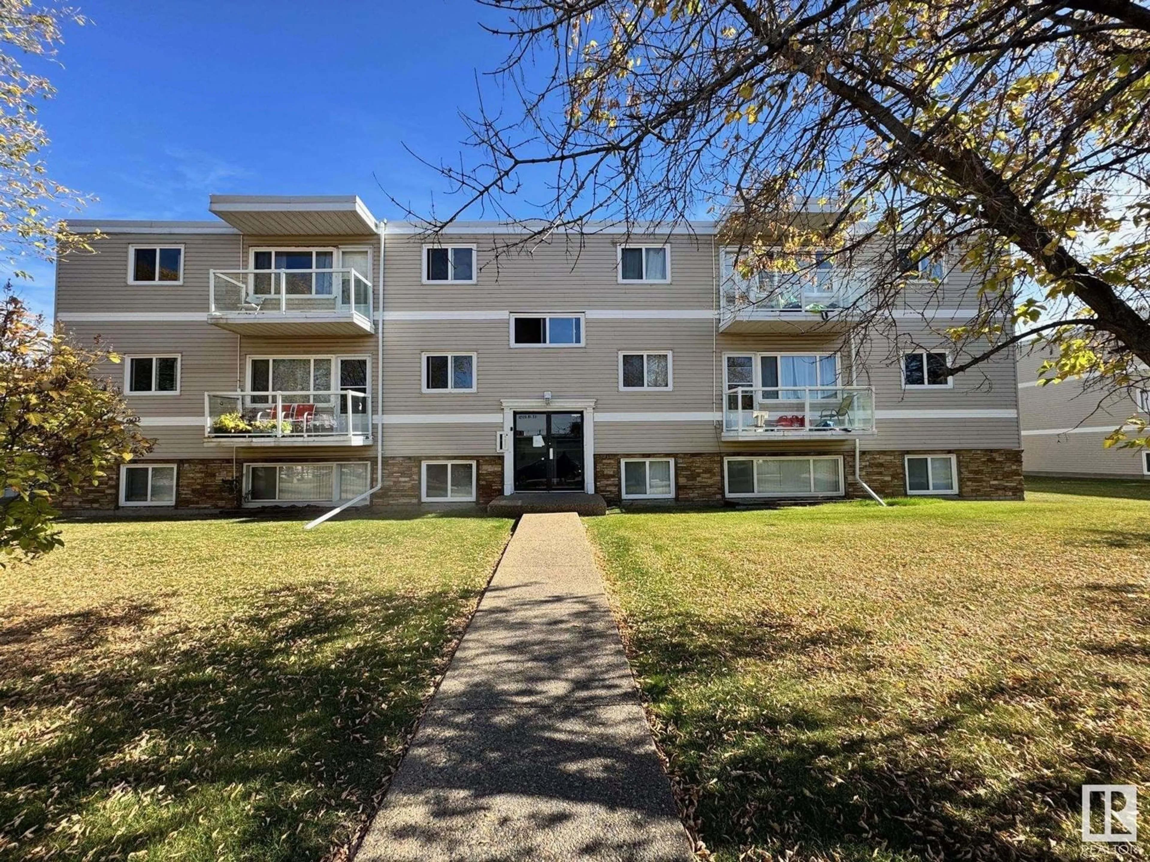 A pic from outside/outdoor area/front of a property/back of a property/a pic from drone, unknown for #8 - 12725 81 ST, Edmonton Alberta T5C1M7