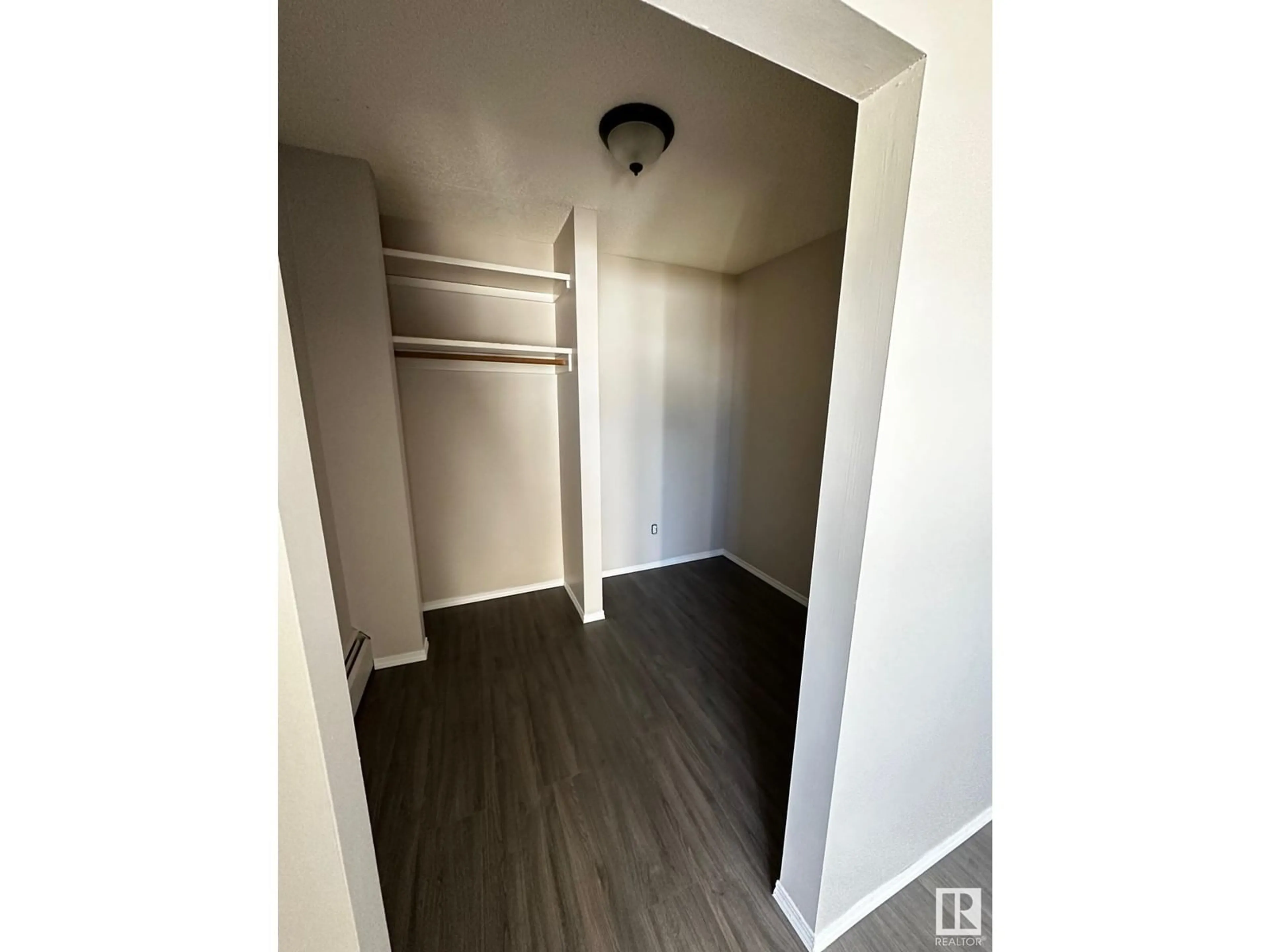 A pic of a room for #8 - 12725 81 ST, Edmonton Alberta T5C1M7