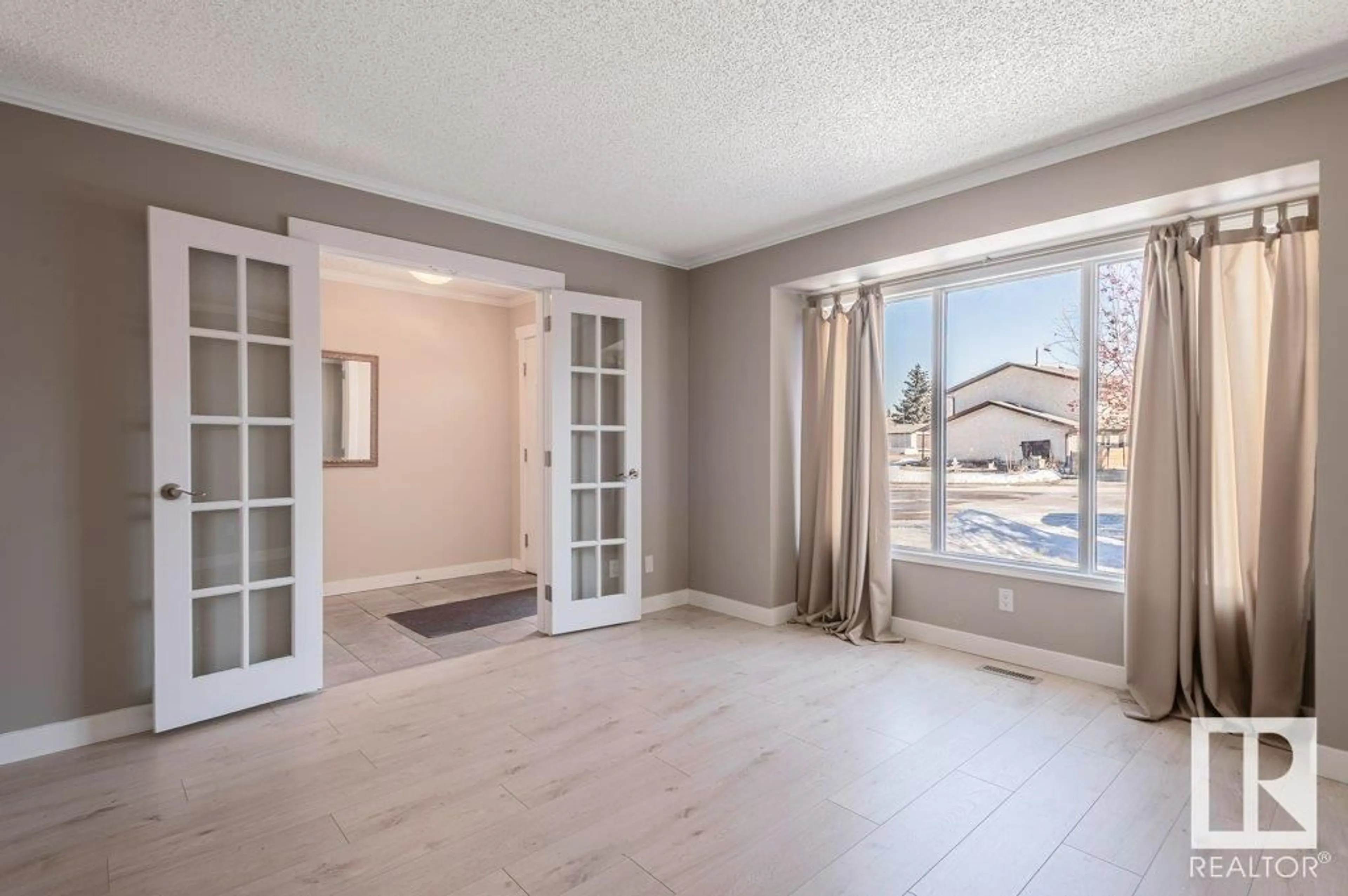 Unknown for 313 GRAND MEADOW CR, Edmonton Alberta T6L1W9