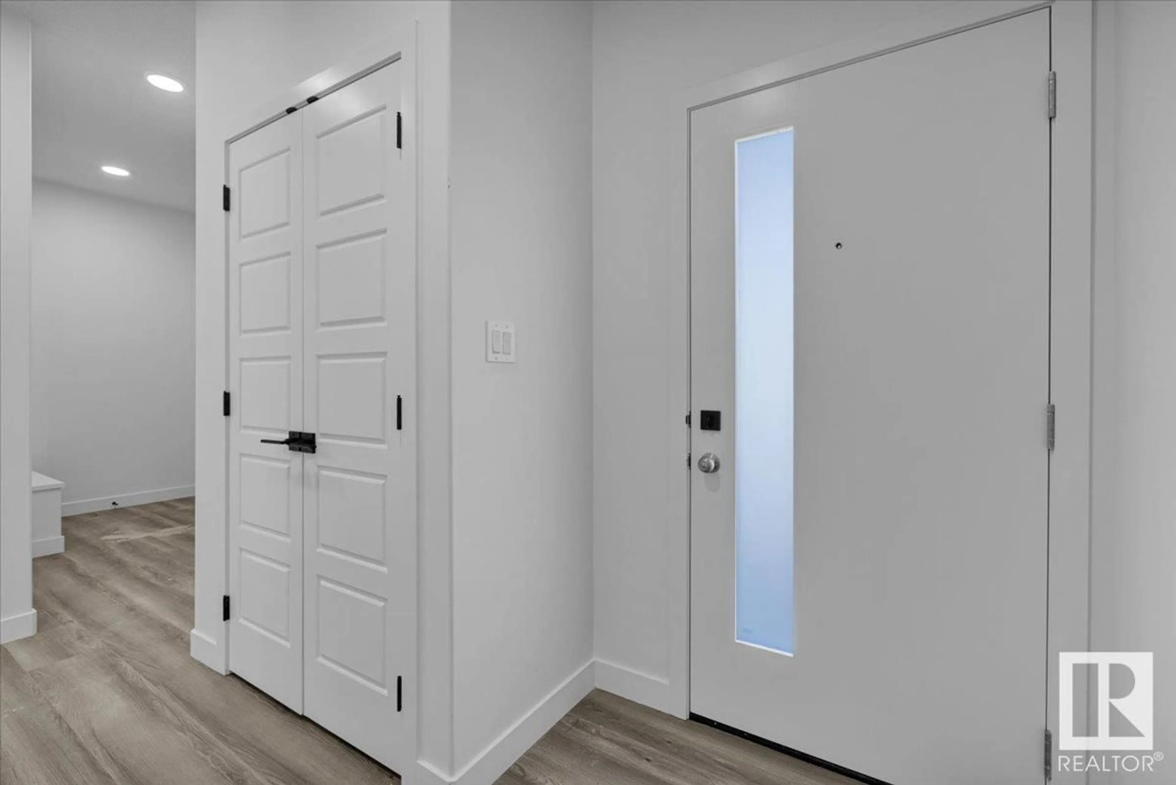 Indoor entryway for NW - 2129 209A ST, Edmonton Alberta T6M3C7