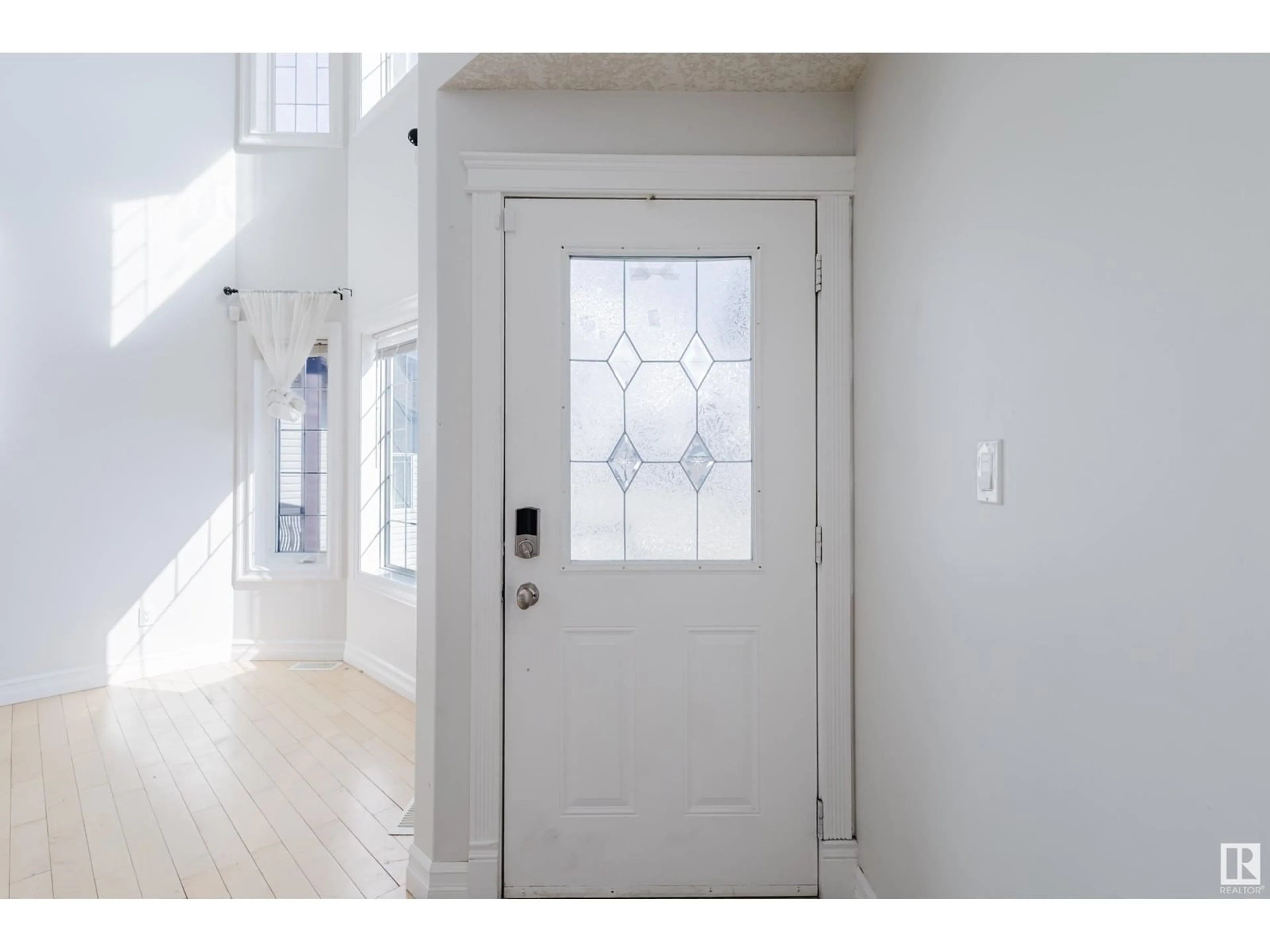 Indoor entryway for 11828 173 AV, Edmonton Alberta T5X6G1