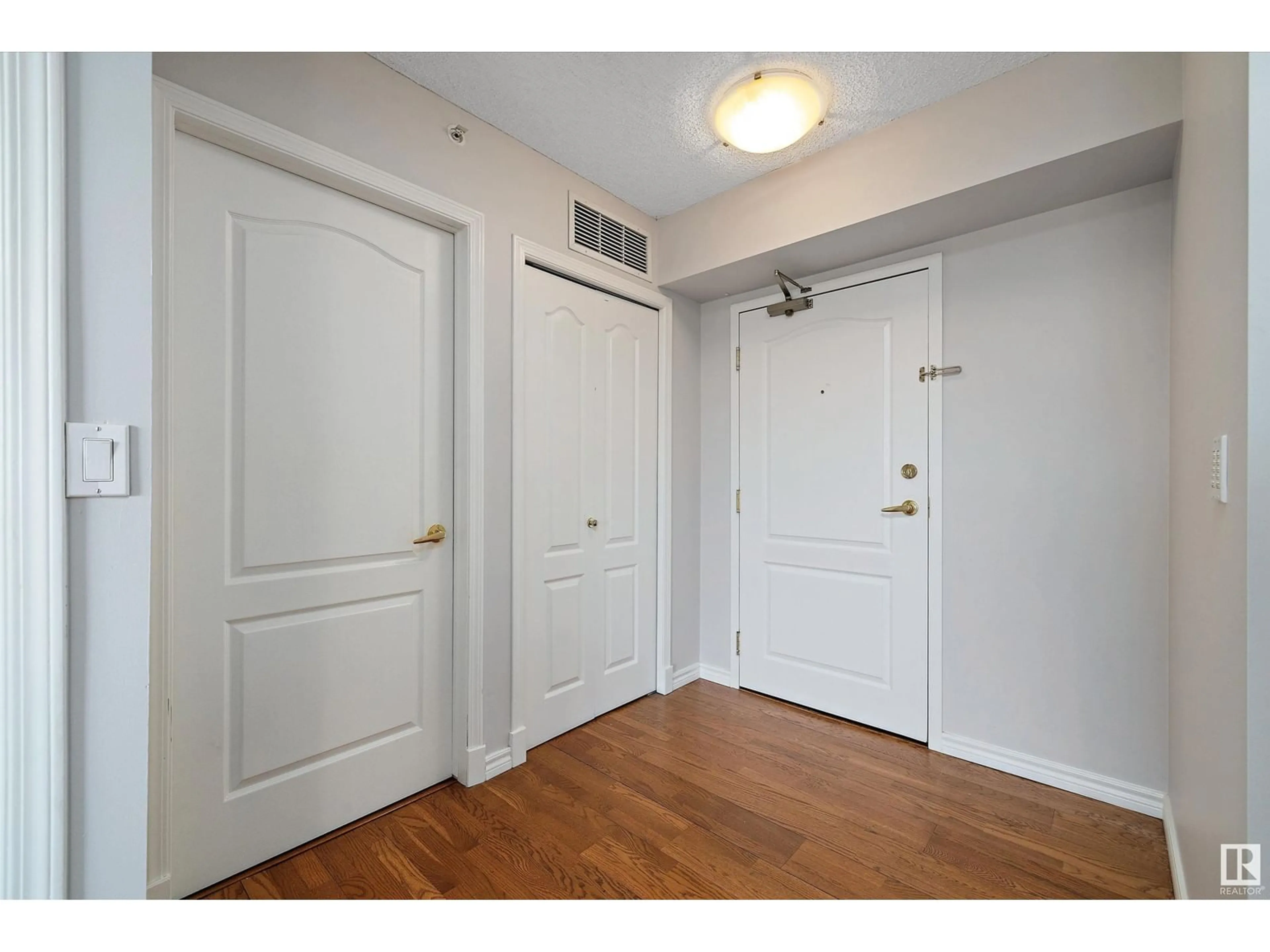 Indoor entryway for #803 - 10649 SASKATCHEWAN DR, Edmonton Alberta T6E6S8