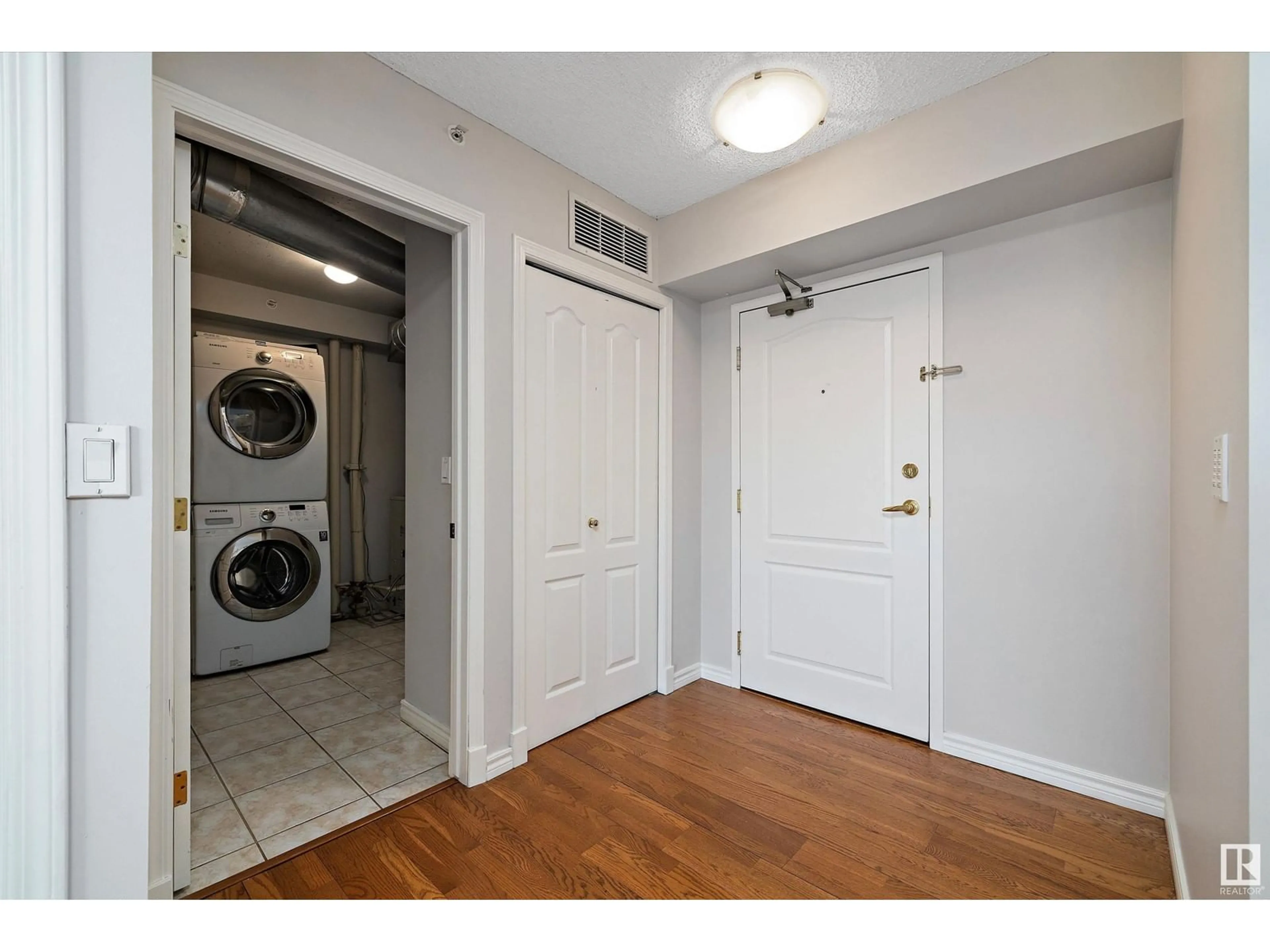 Indoor entryway for #803 - 10649 SASKATCHEWAN DR, Edmonton Alberta T6E6S8