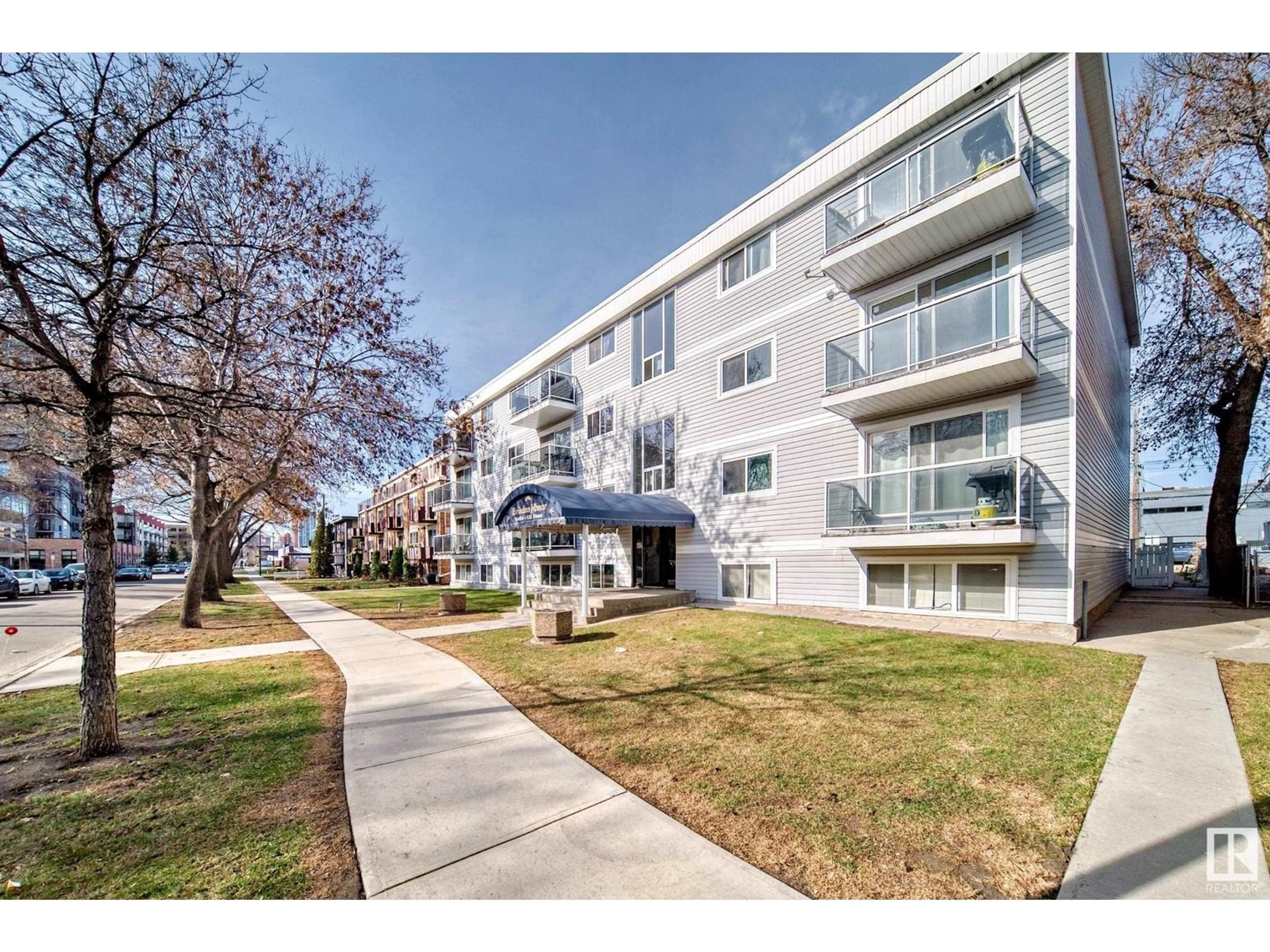 Patio, unknown for #404 - 10624 123 ST, Edmonton Alberta T5N1P2