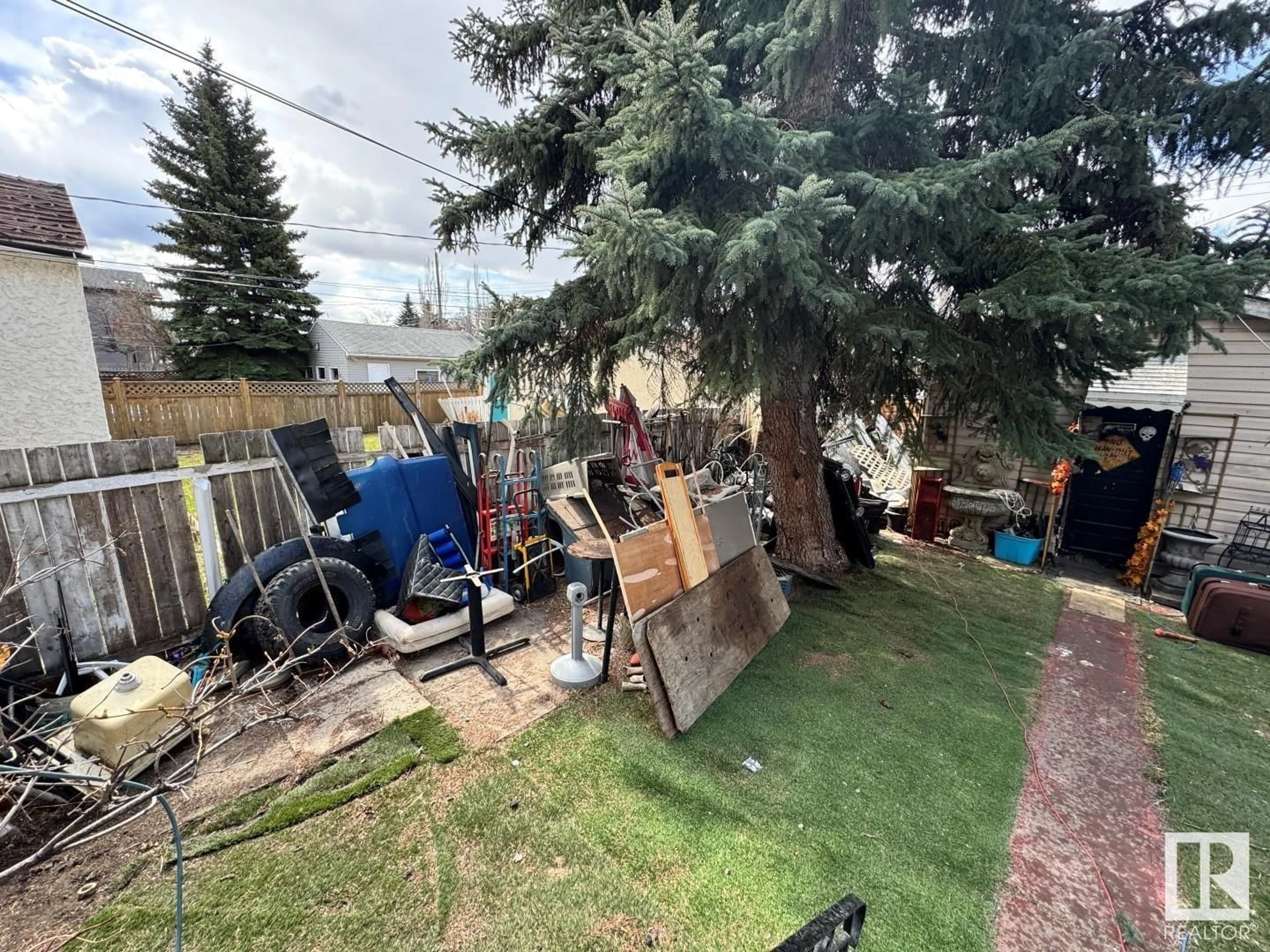 Unknown for NW - 12132 93 ST, Edmonton Alberta T5G1E8